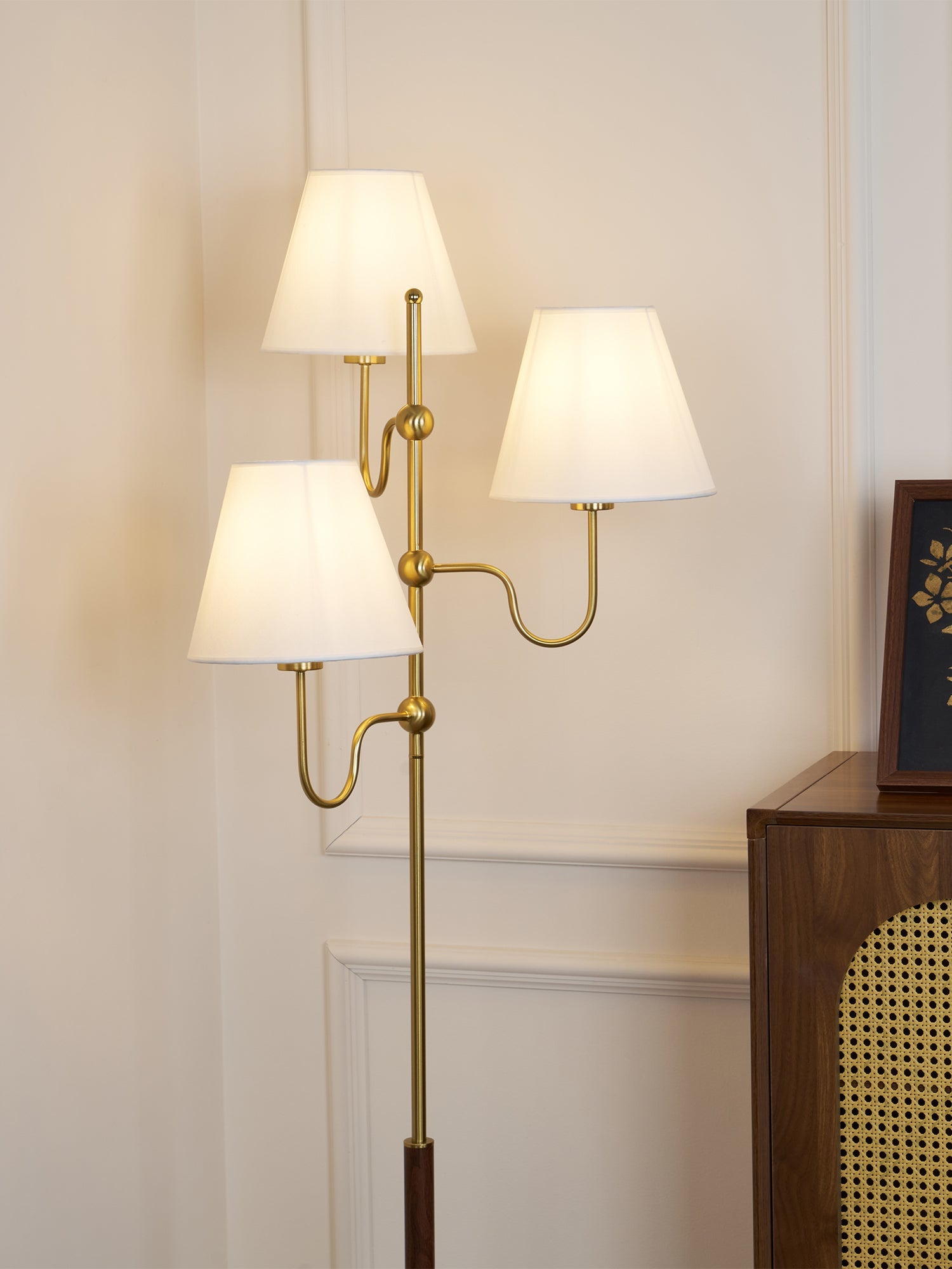 Serenade Floor Lamp - Blowlighting
