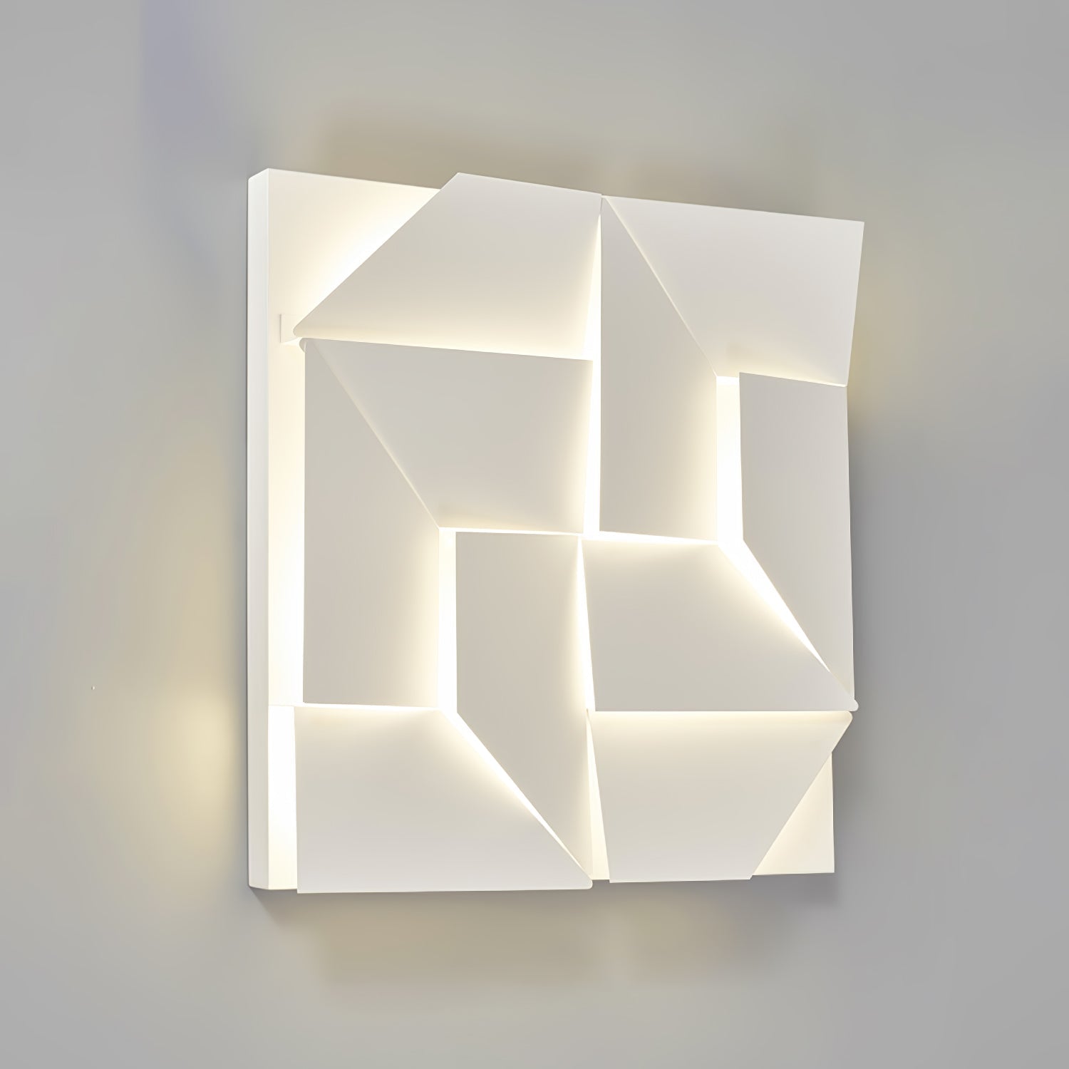 Shadows Grand Plug-in Sconce - Blowlighting