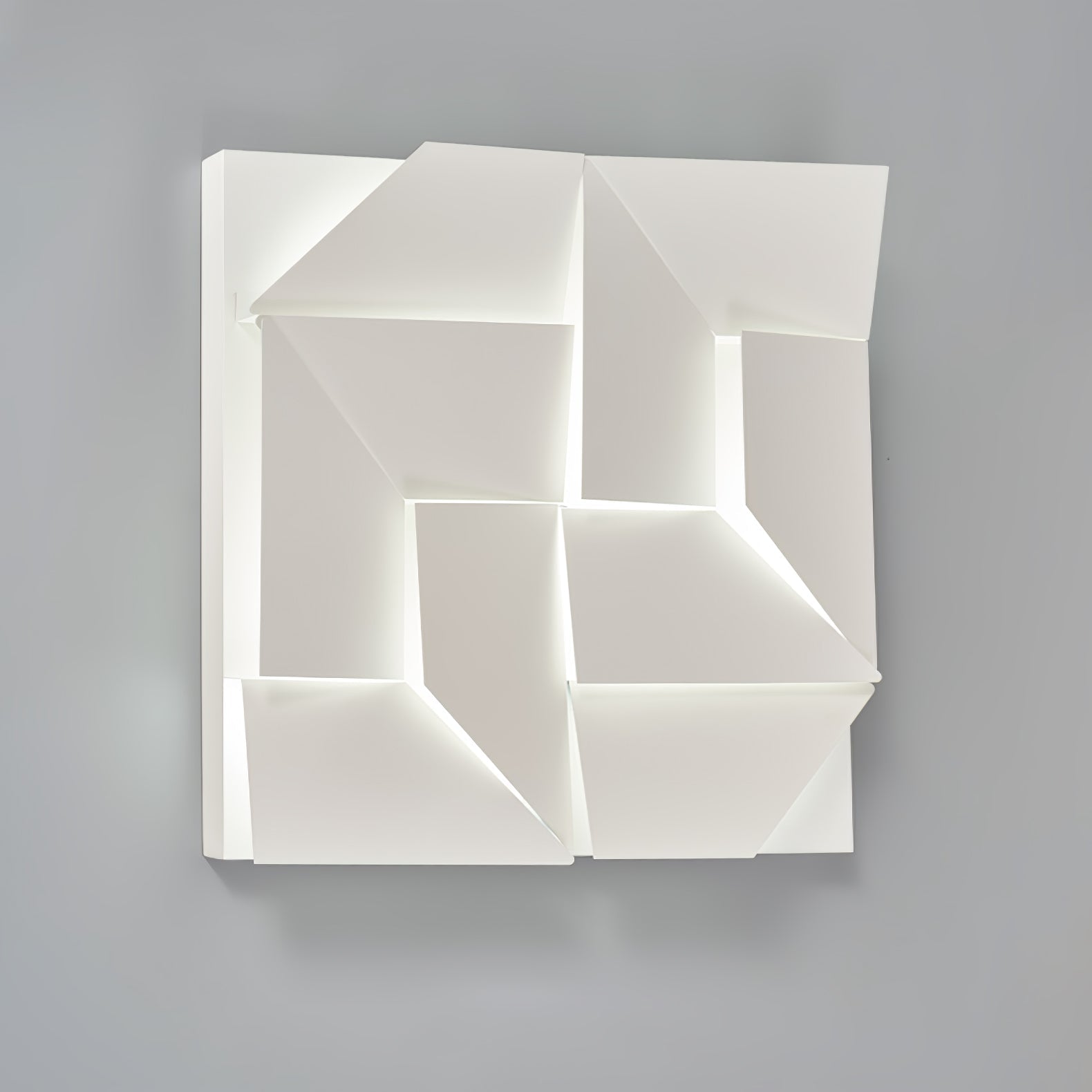Shadows Grand Plug-in Sconce - Blowlighting