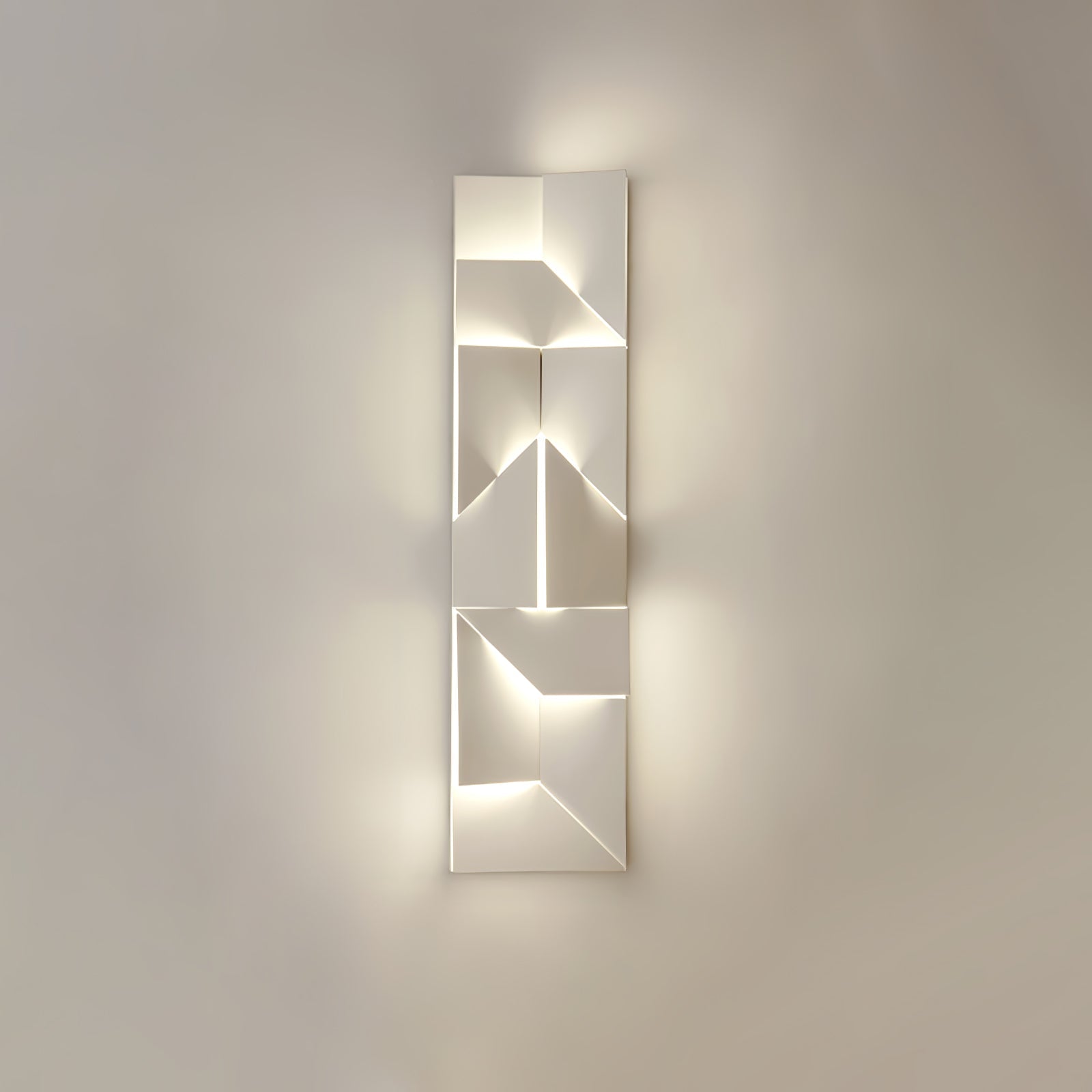 Shadows Grand Plug-in Sconce - Blowlighting