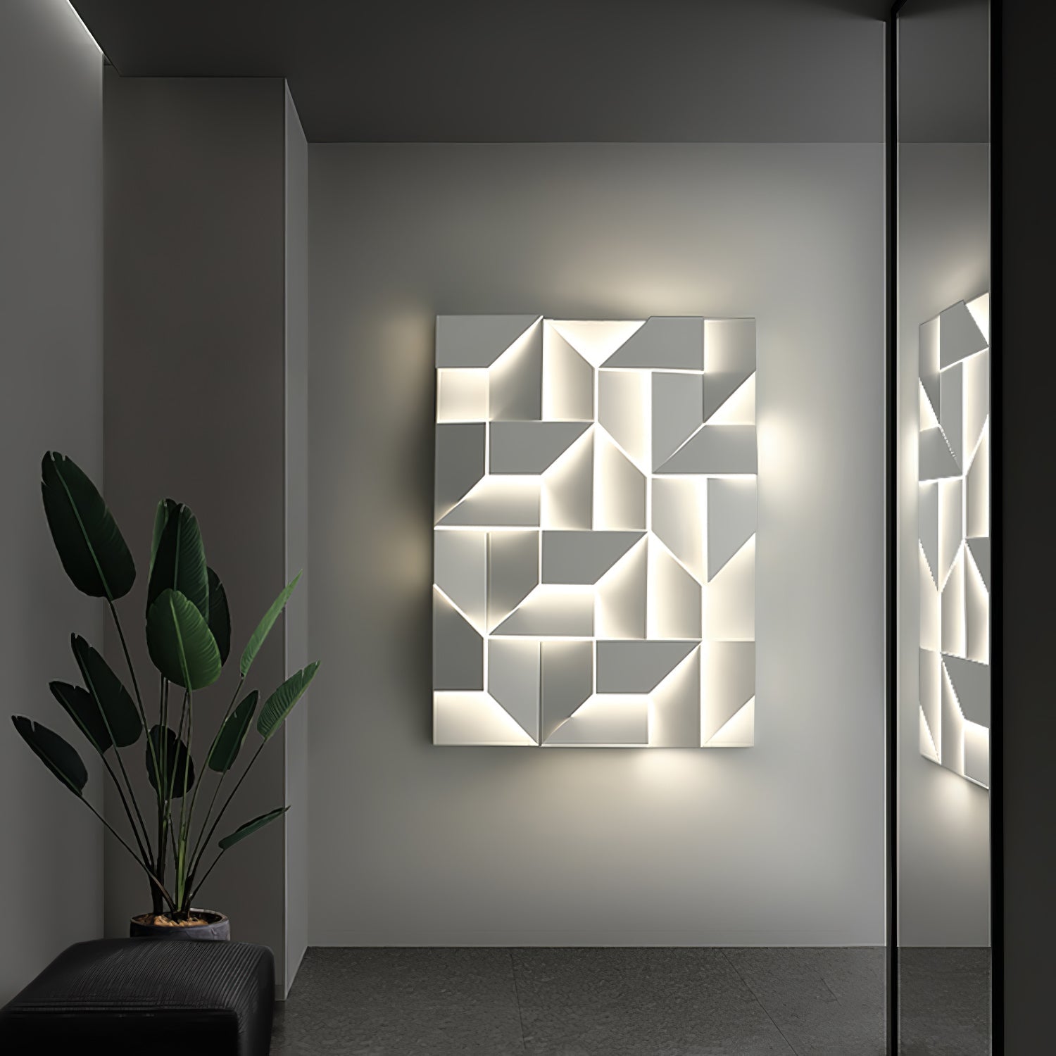 Shadows Grand Plug-in Sconce - Blowlighting