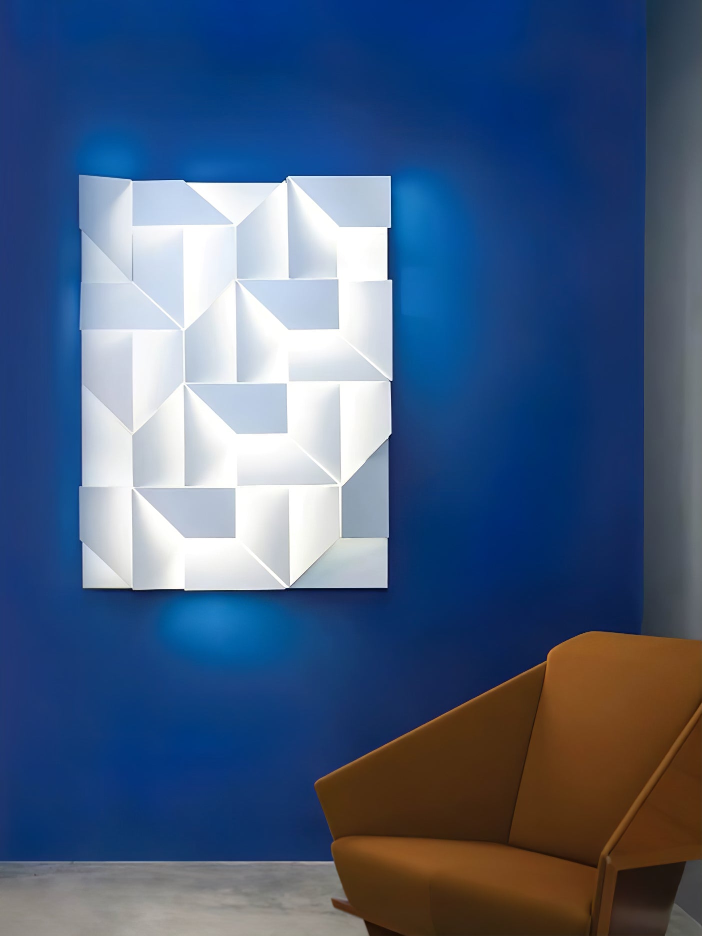 Shadows Grand Plug-in Sconce - Blowlighting