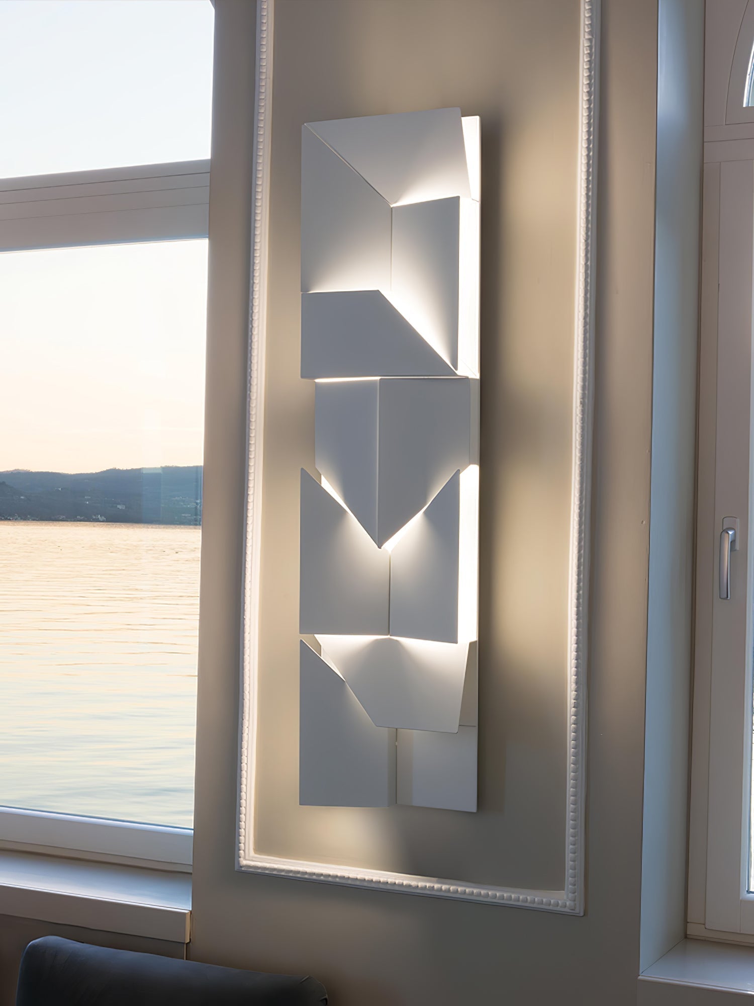 Shadows Rechargeable Grand Sconce - Blowlighting
