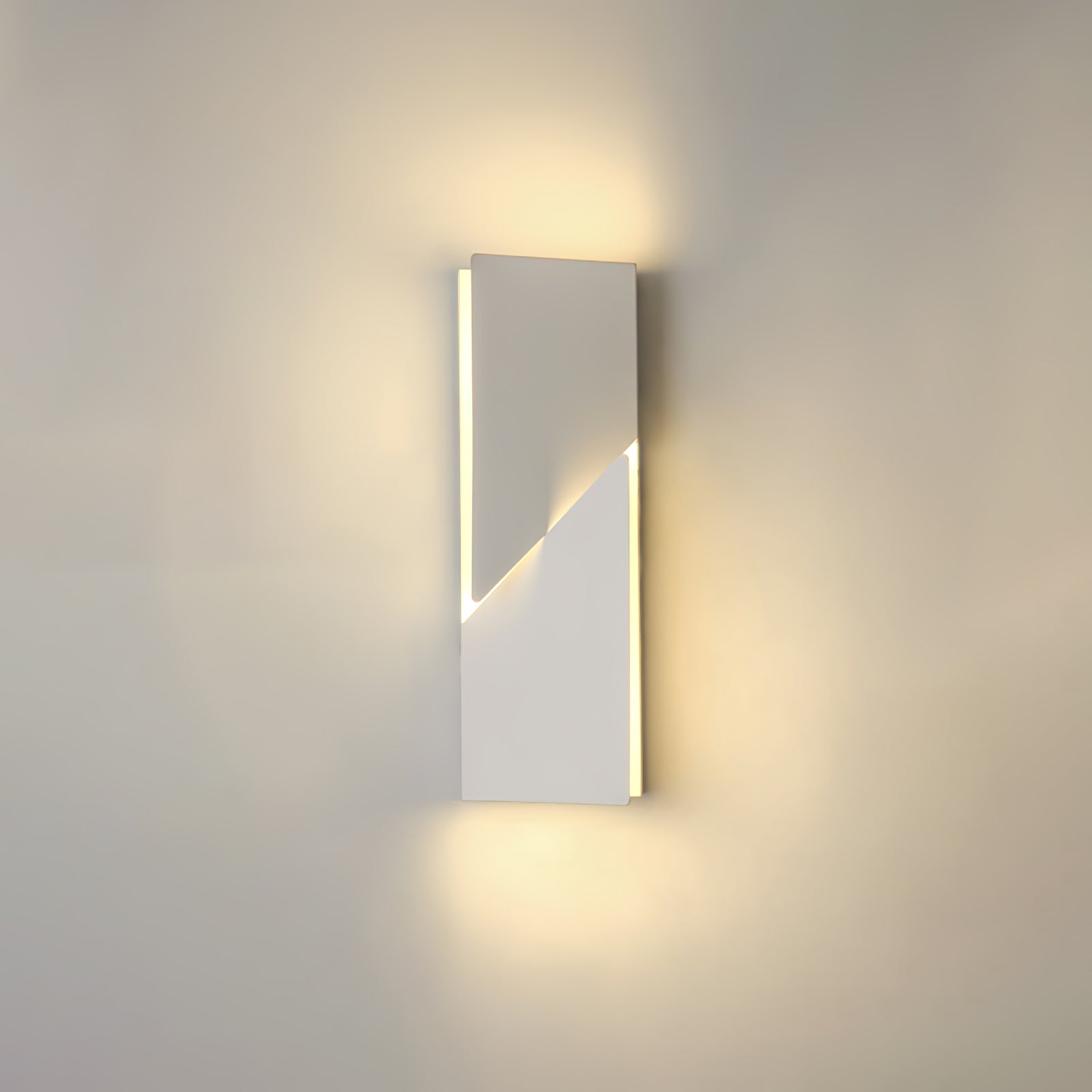 Shadows Grand Plug-in Sconce - Blowlighting