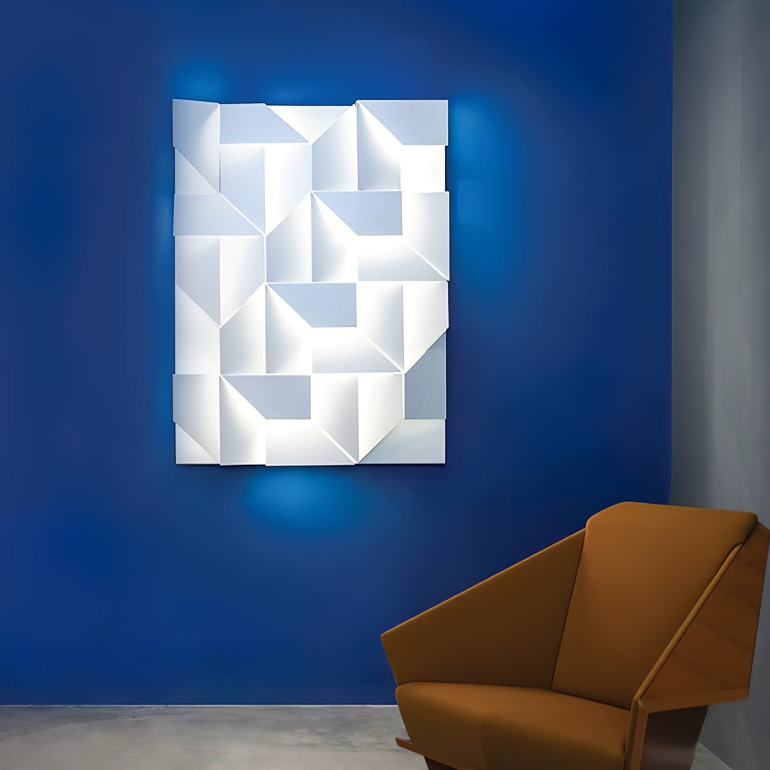 Shadows Grand Plug-in Sconce - Blowlighting