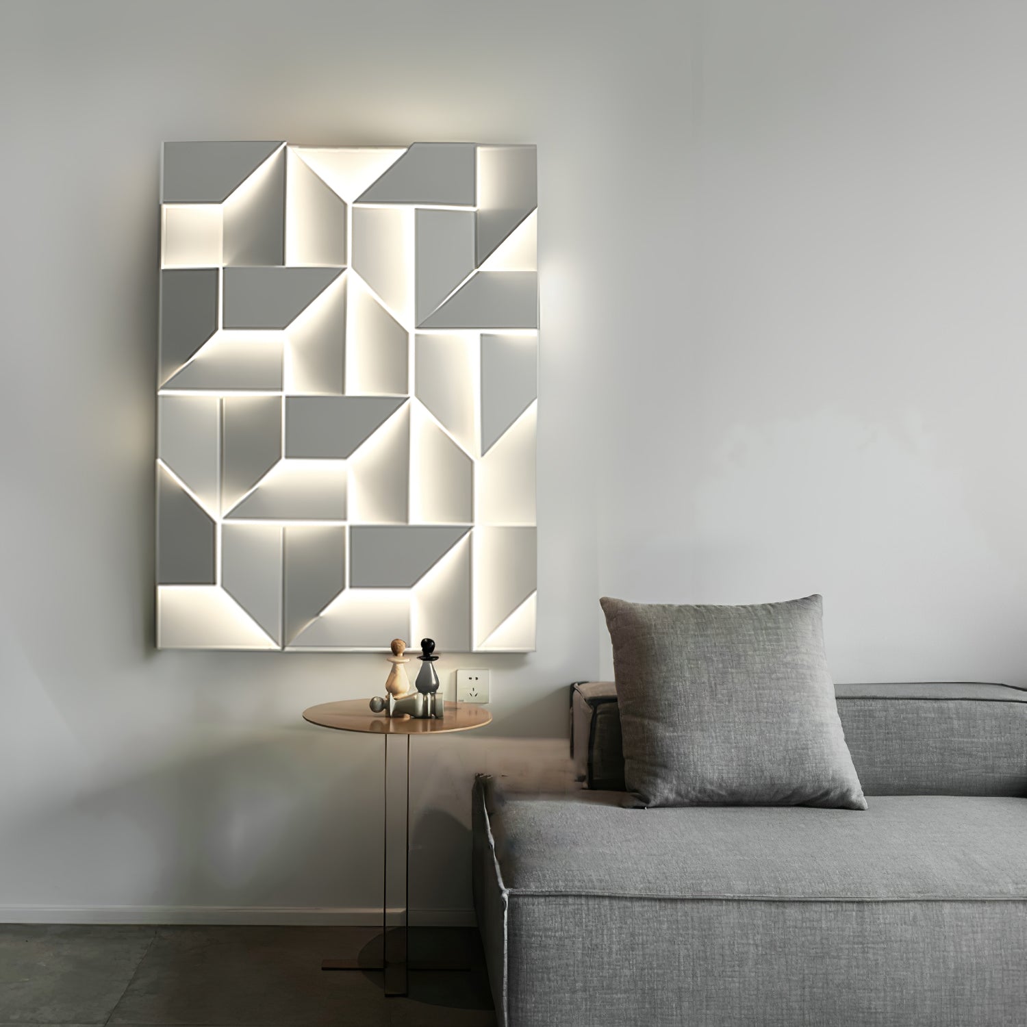 Shadows Grand Plug-in Sconce - Blowlighting
