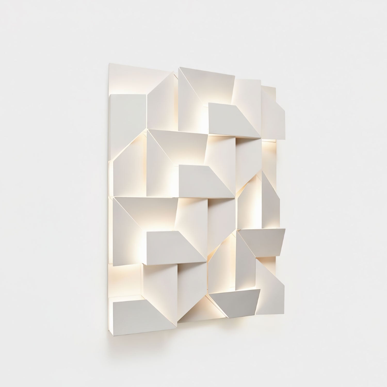 Shadows Grand Plug-in Sconce - Blowlighting