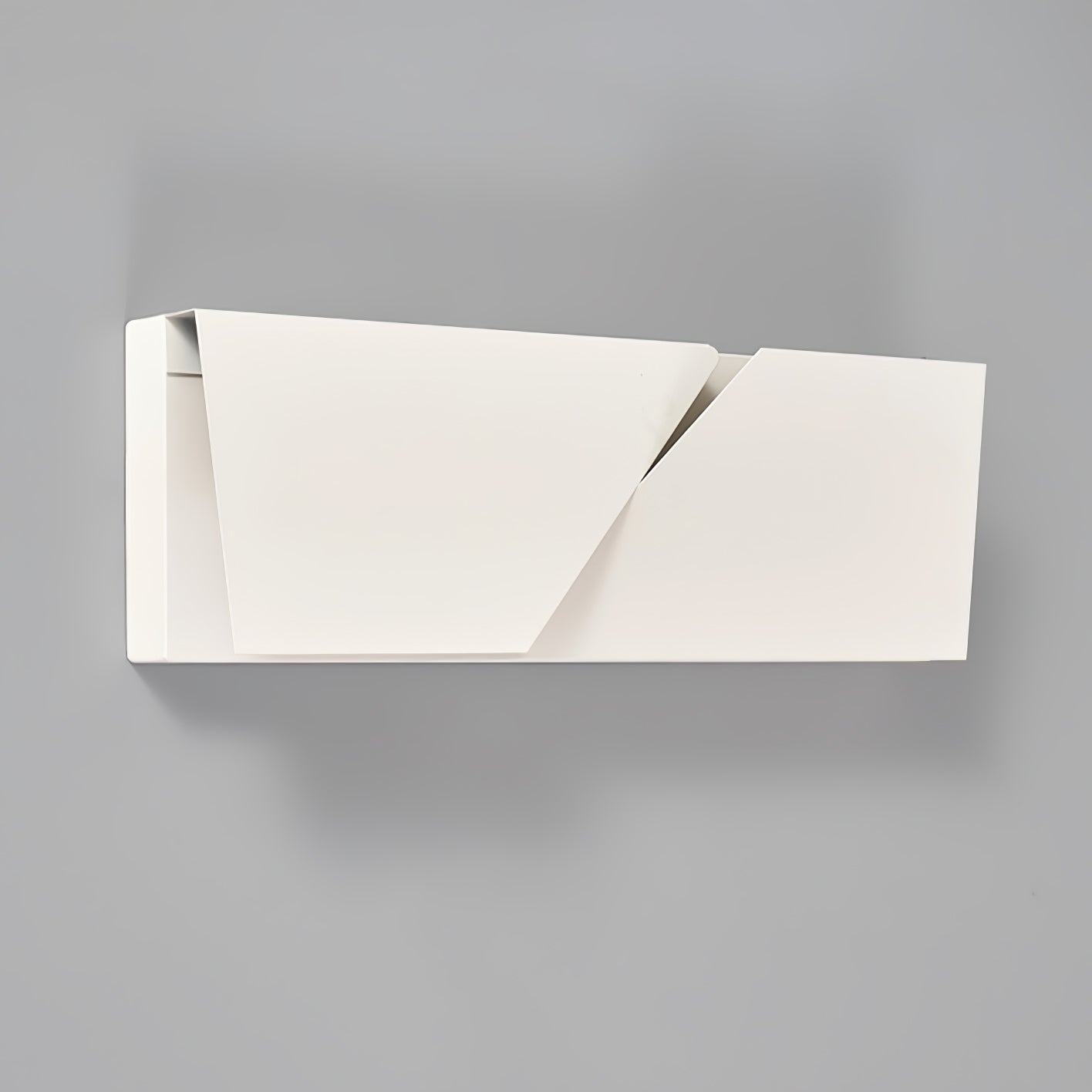 Shadows Grand Plug-in Sconce - Blowlighting