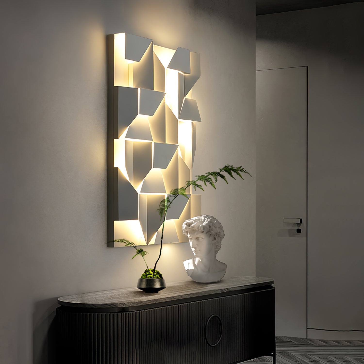 Shadows Grand Plug-in Sconce - Blowlighting