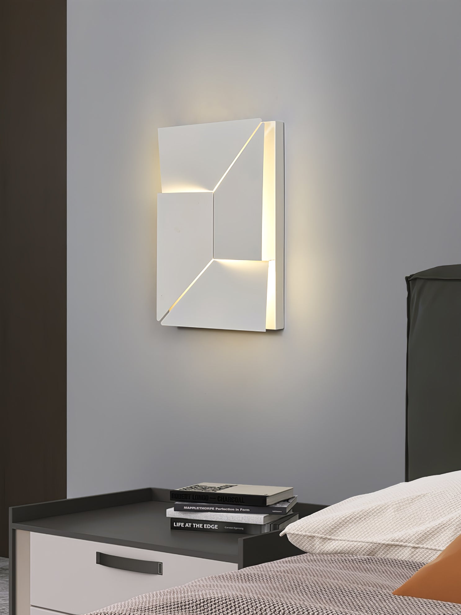 Shadows Grand Plug-in Sconce - Blowlighting