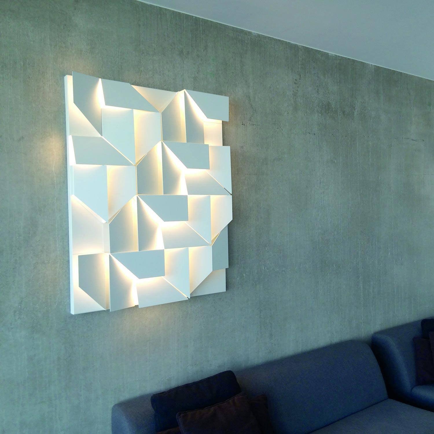 Shadows Grand Plug-in Sconce - Blowlighting
