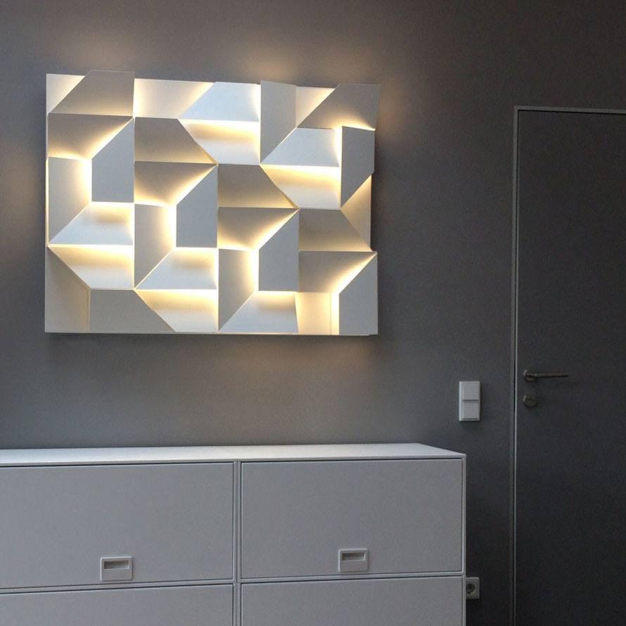 Shadows Grand Plug-in Sconce - Blowlighting