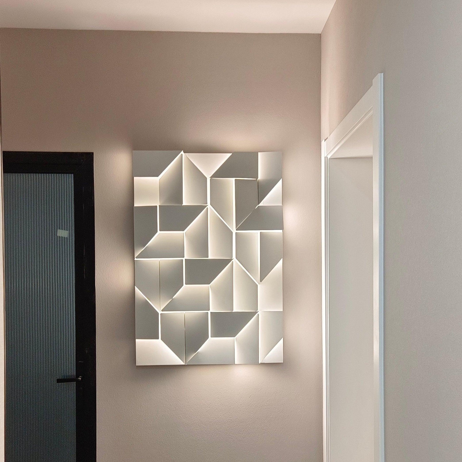 Shadows Grand Plug-in Sconce - Blowlighting