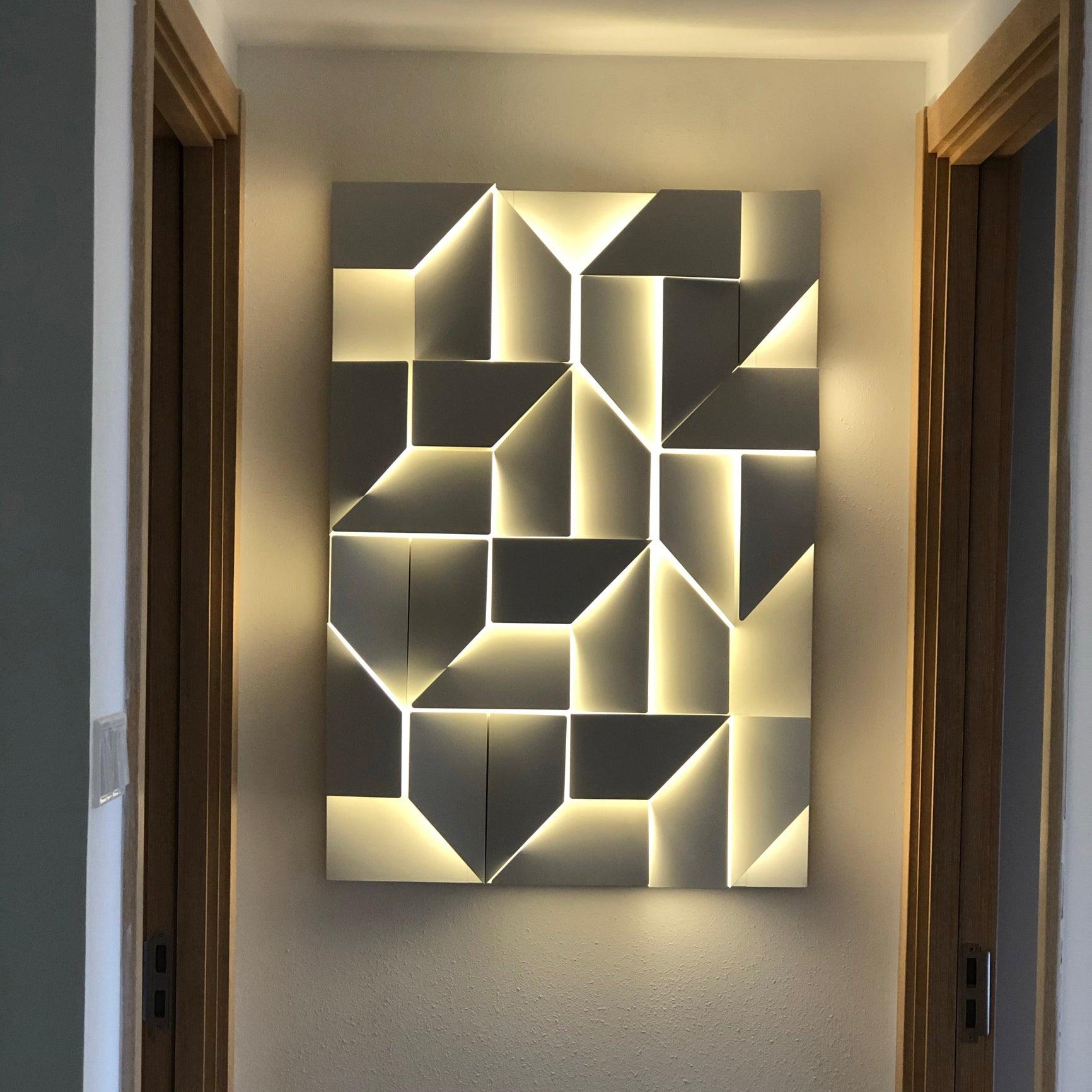Shadows Grand Plug-in Sconce - Blowlighting