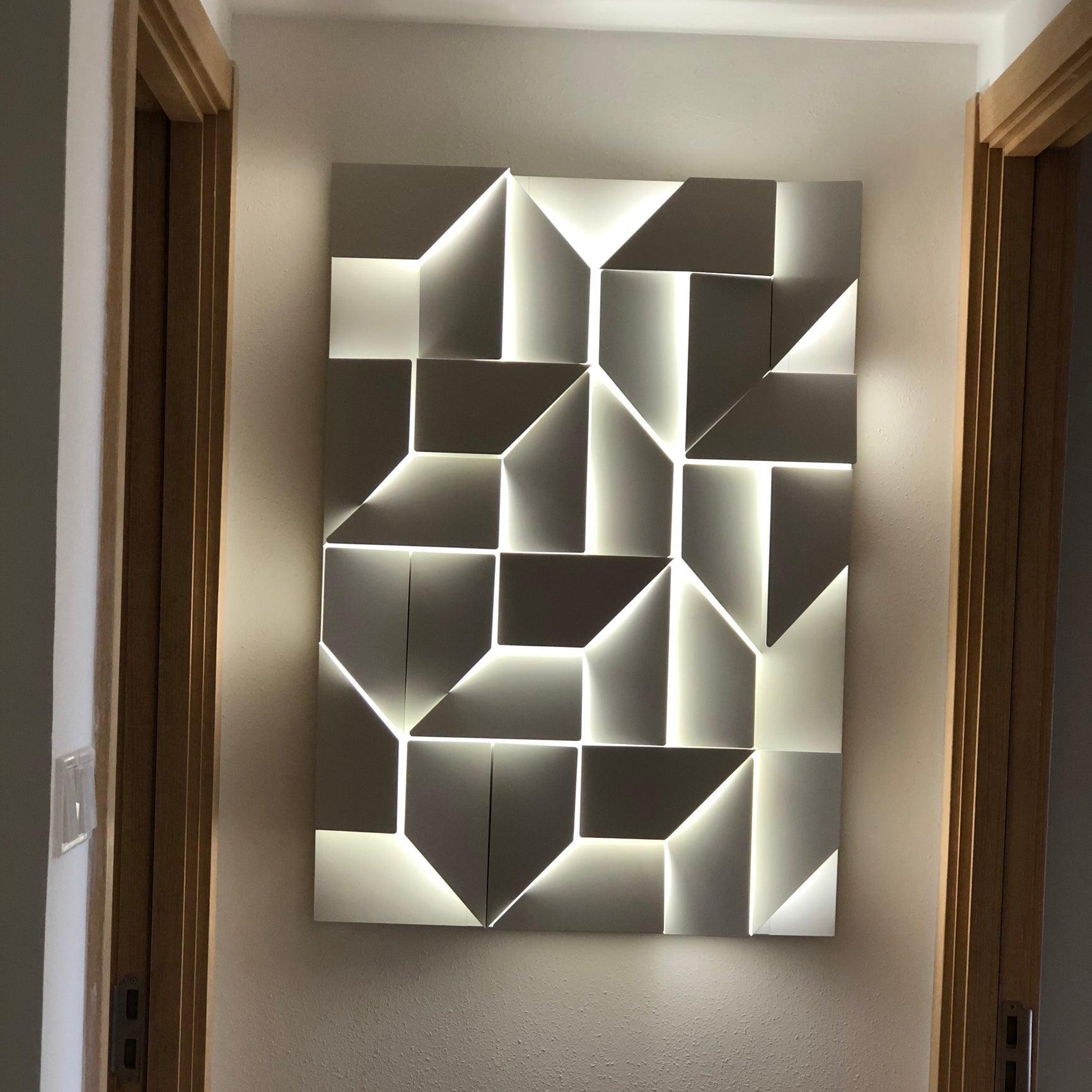 Shadows Grand Plug-in Sconce - Blowlighting