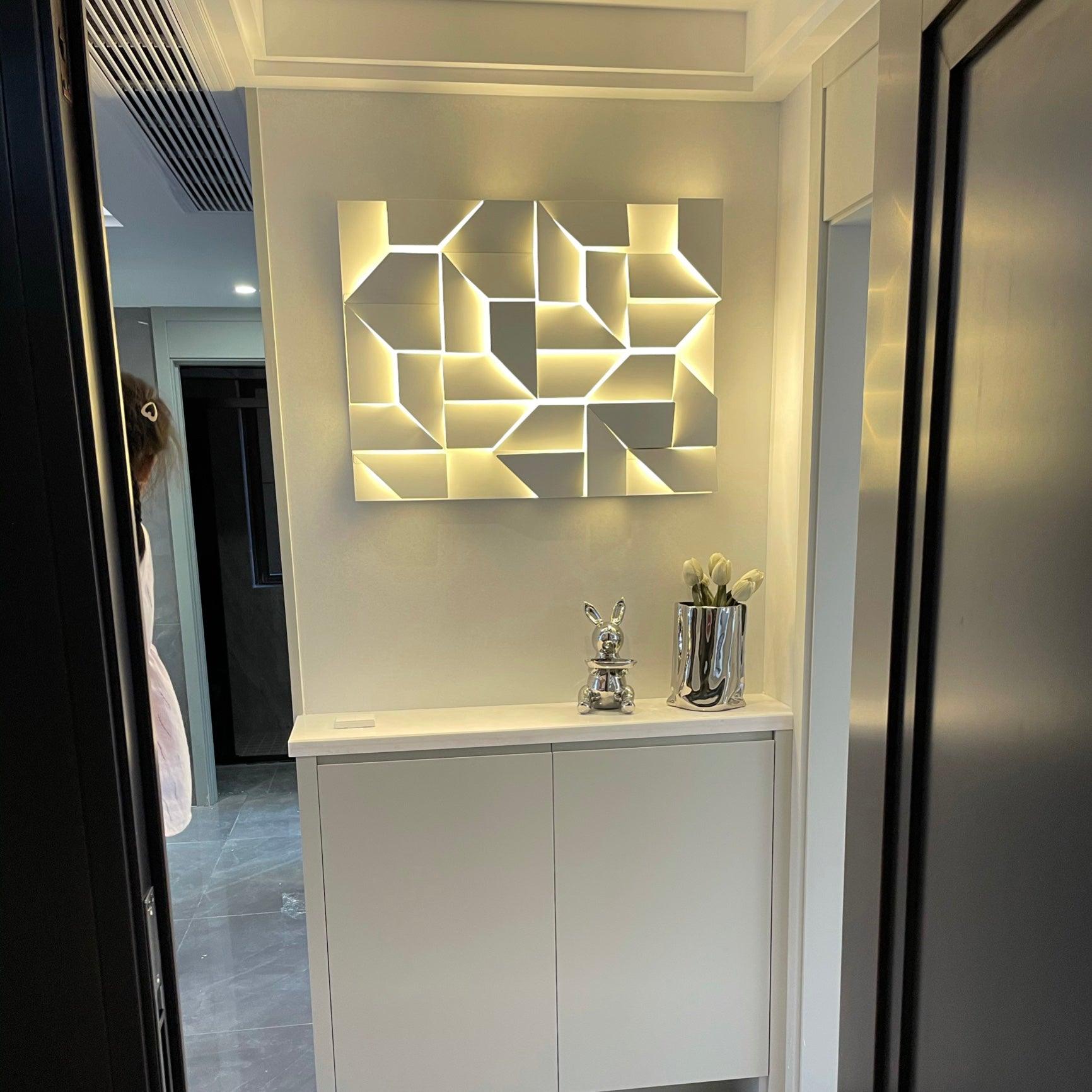 Shadows Grand Plug-in Sconce - Blowlighting