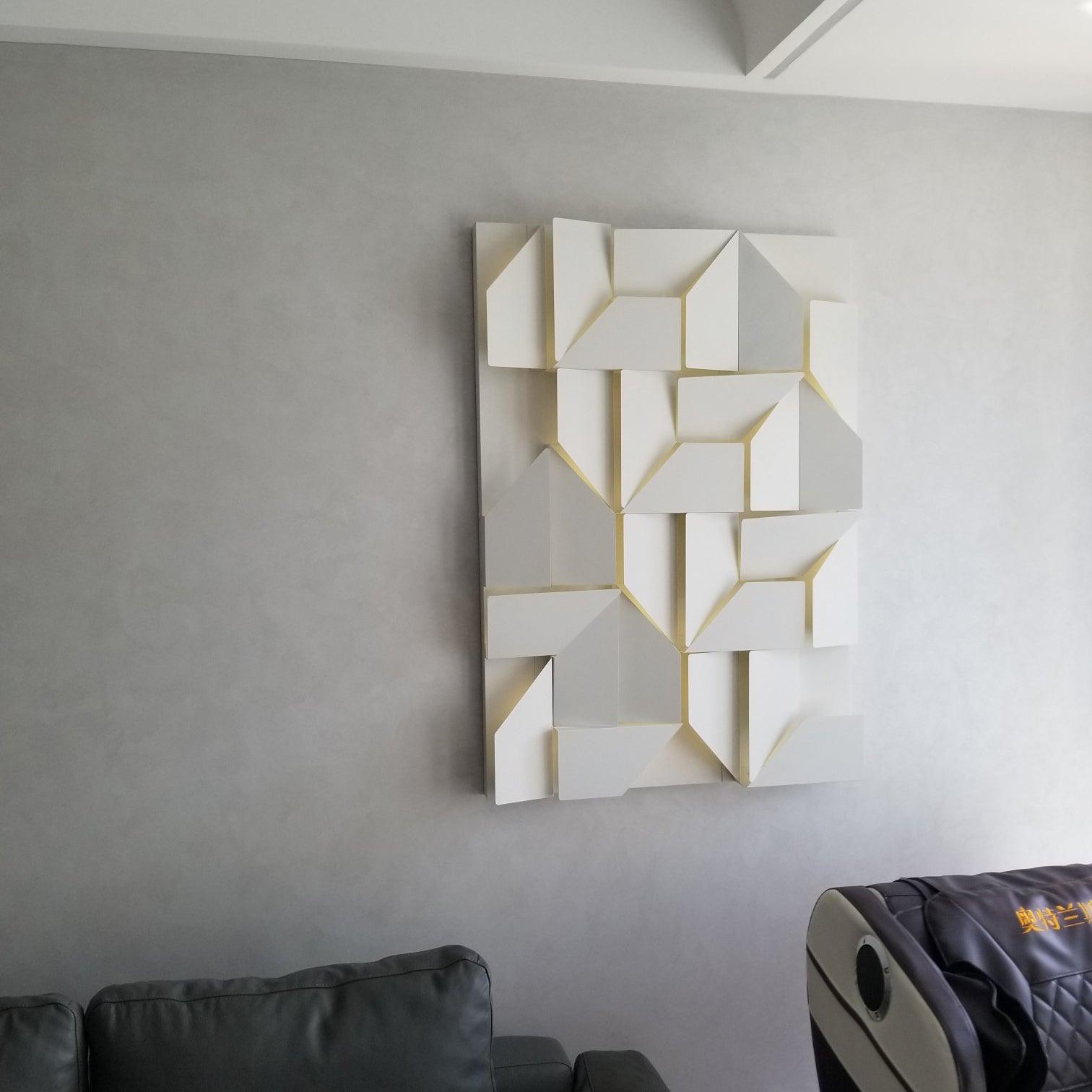 Shadows Grand Plug-in Sconce - Blowlighting