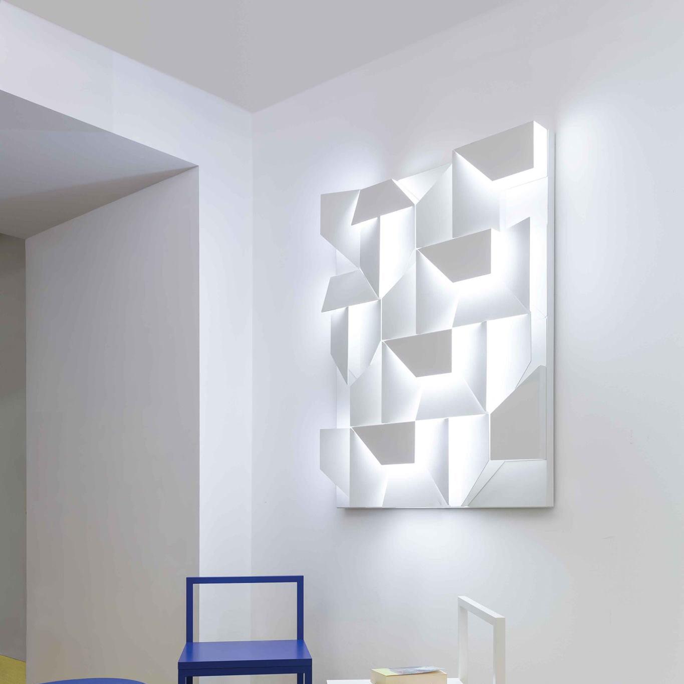 Shadows Grand Plug-in Sconce - Blowlighting