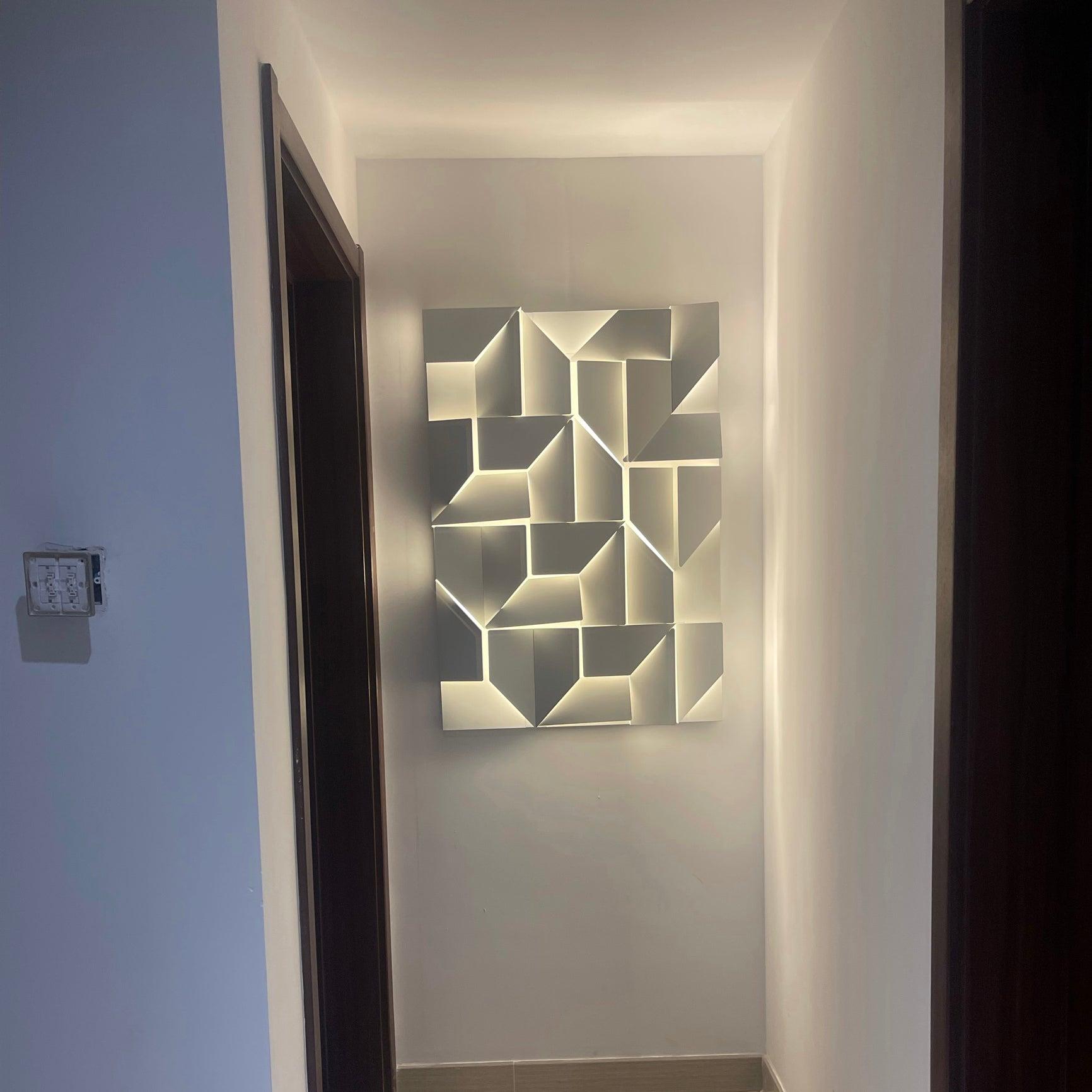 Shadows Grand Plug-in Sconce - Blowlighting