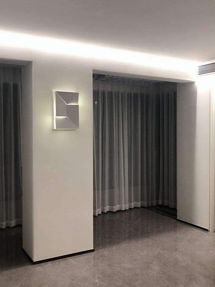 Shadows Grand Plug-in Sconce - Blowlighting