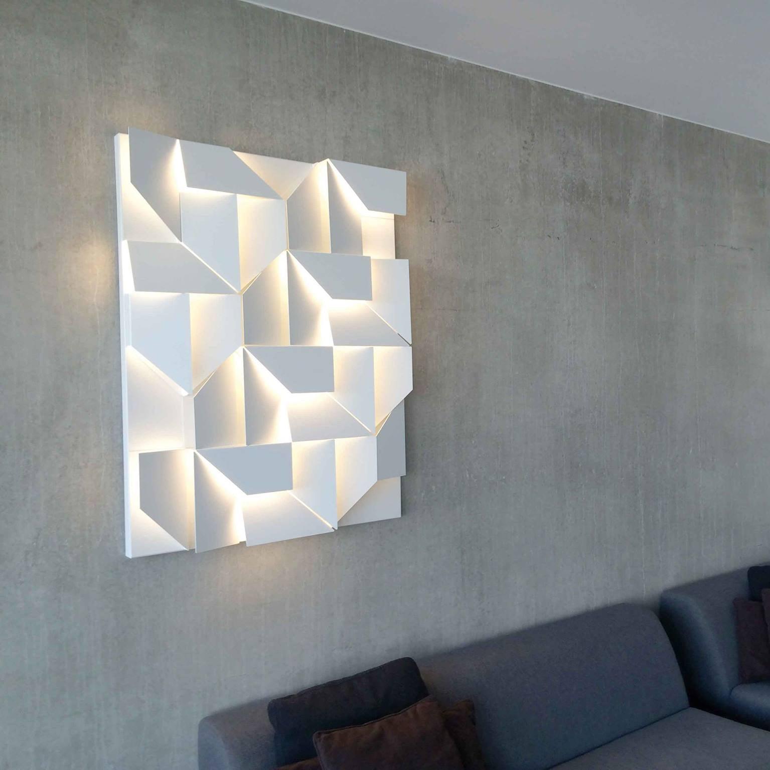 Shadows Grand Plug-in Sconce - Blowlighting