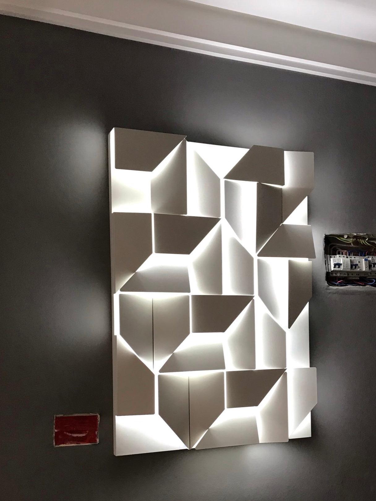 Shadows Grand Plug-in Sconce - Blowlighting