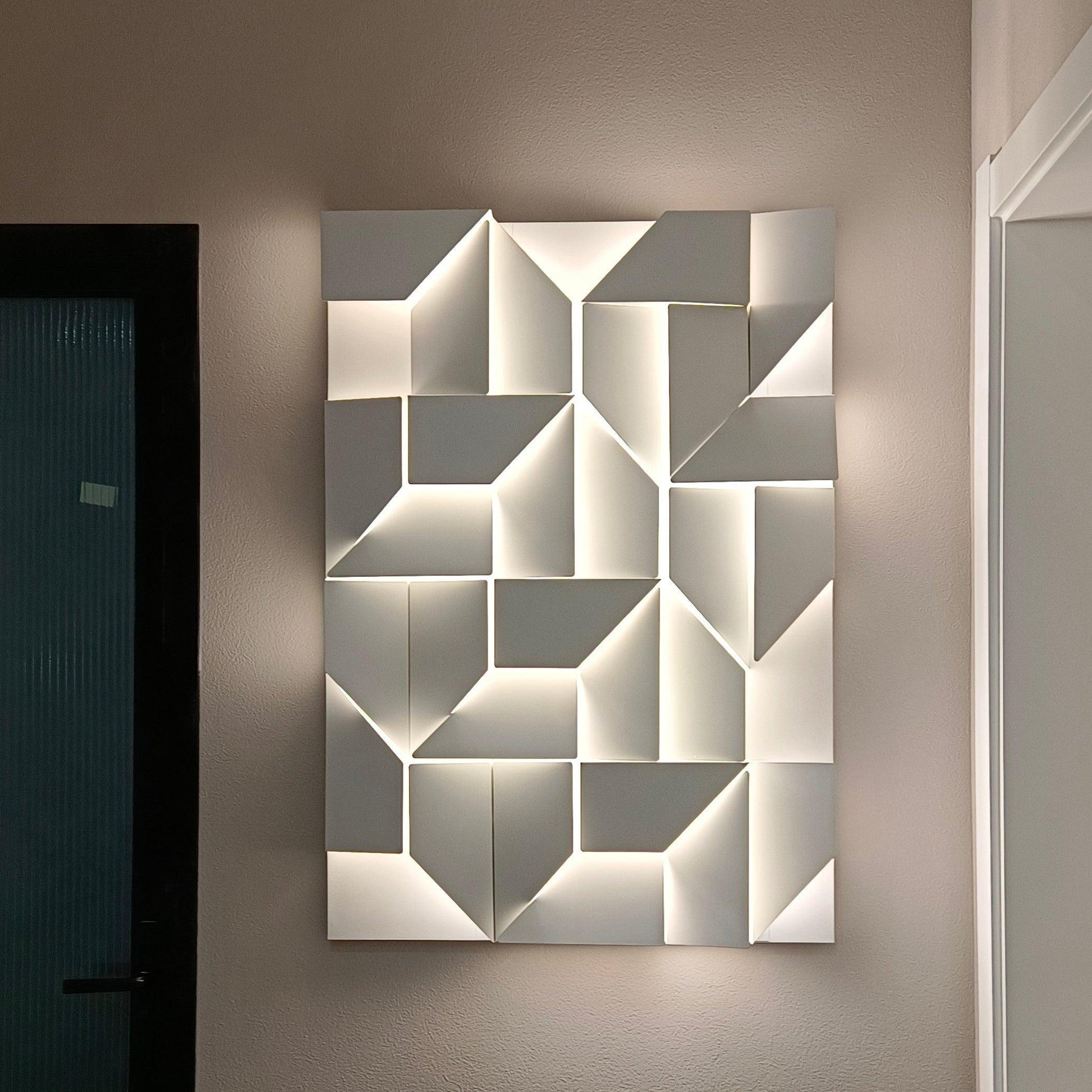 Shadows Grand Plug-in Sconce - Blowlighting