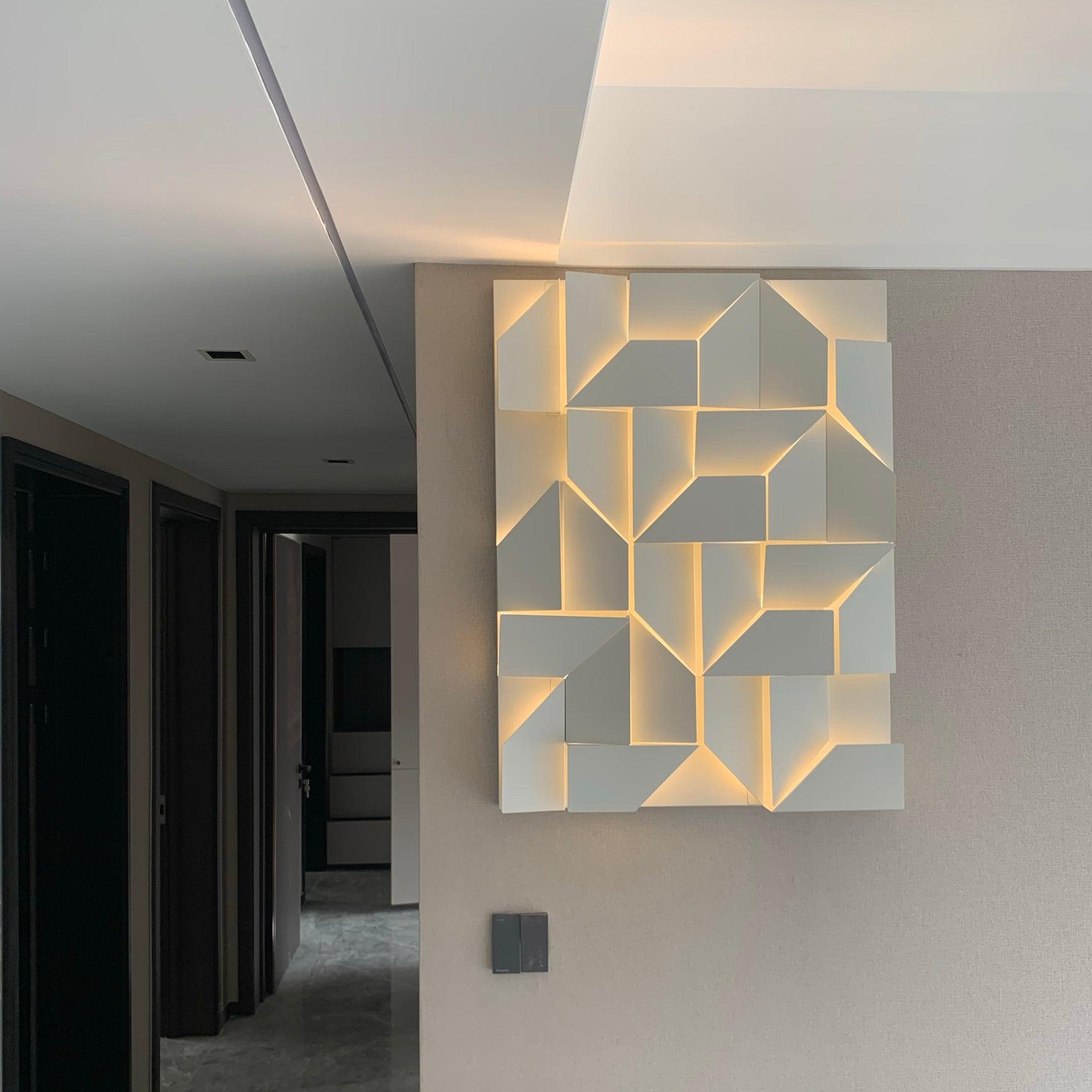 Shadows Grand Plug-in Sconce - Blowlighting