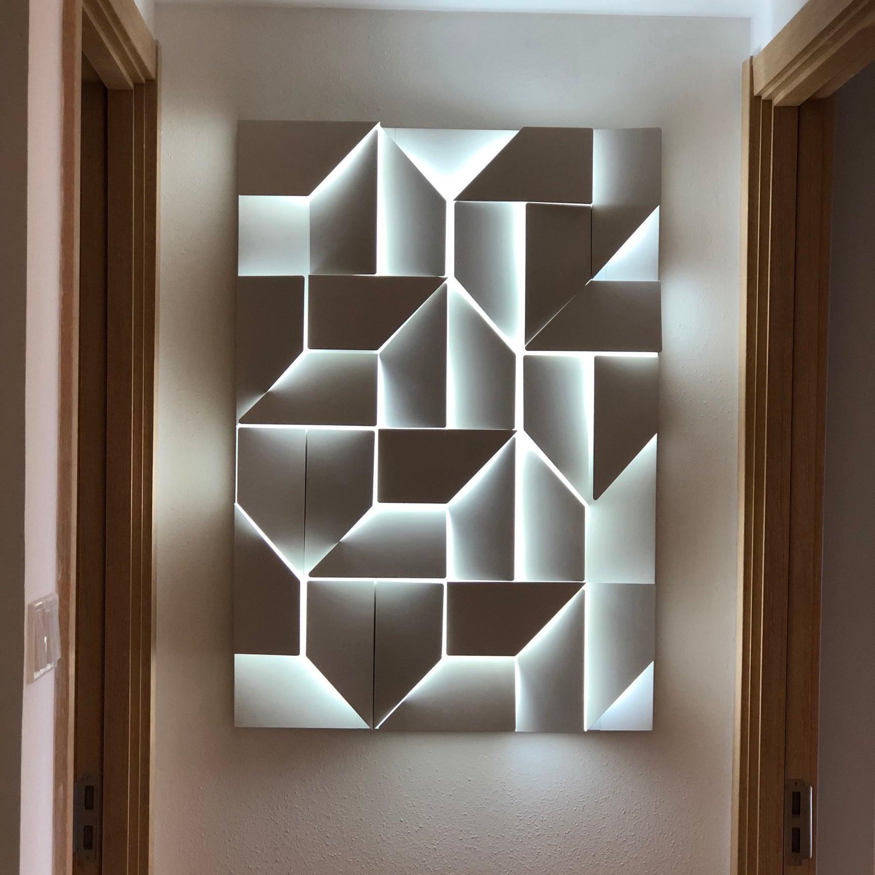 Shadows Grand Plug-in Sconce - Blowlighting