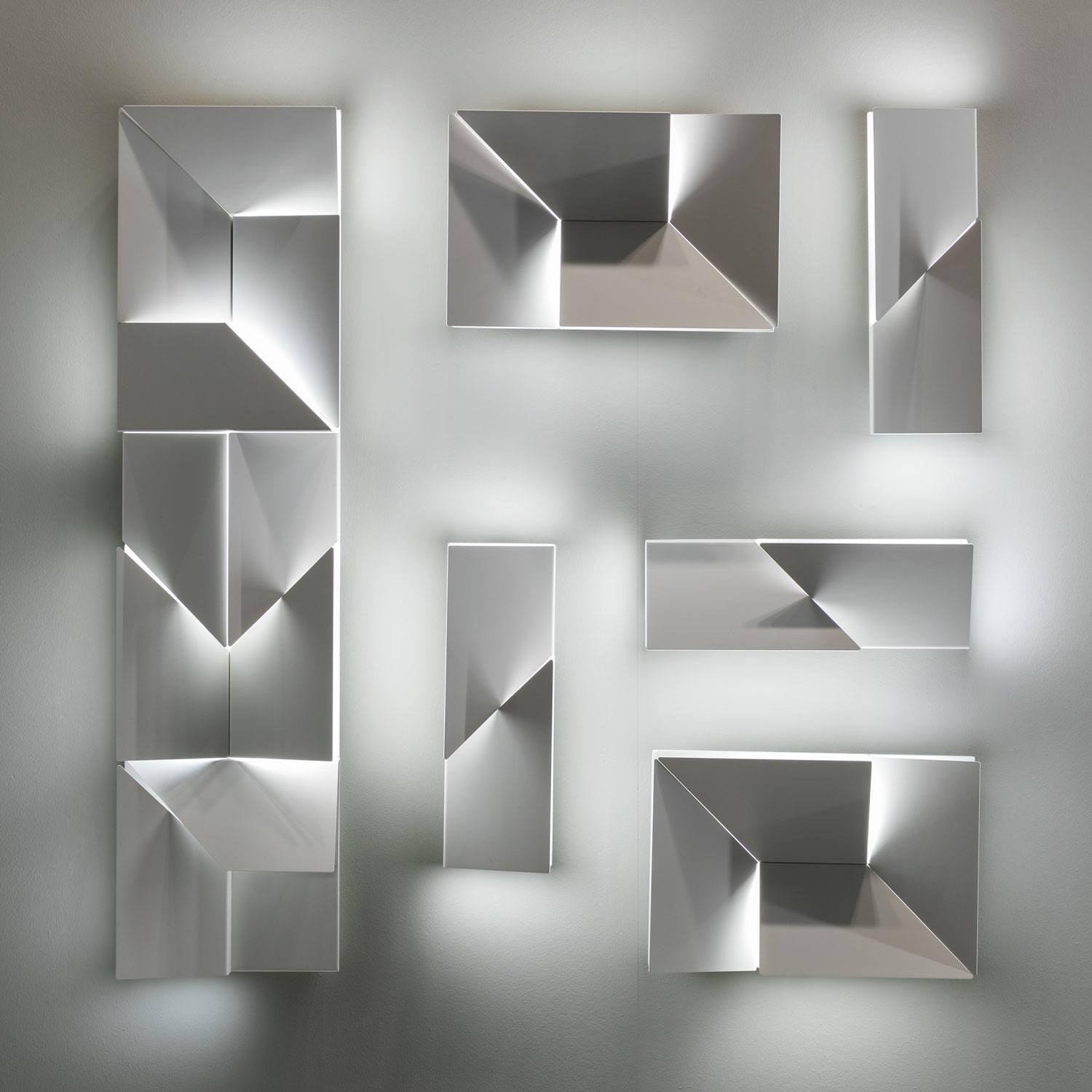 Shadows Grand Plug-in Sconce - Blowlighting