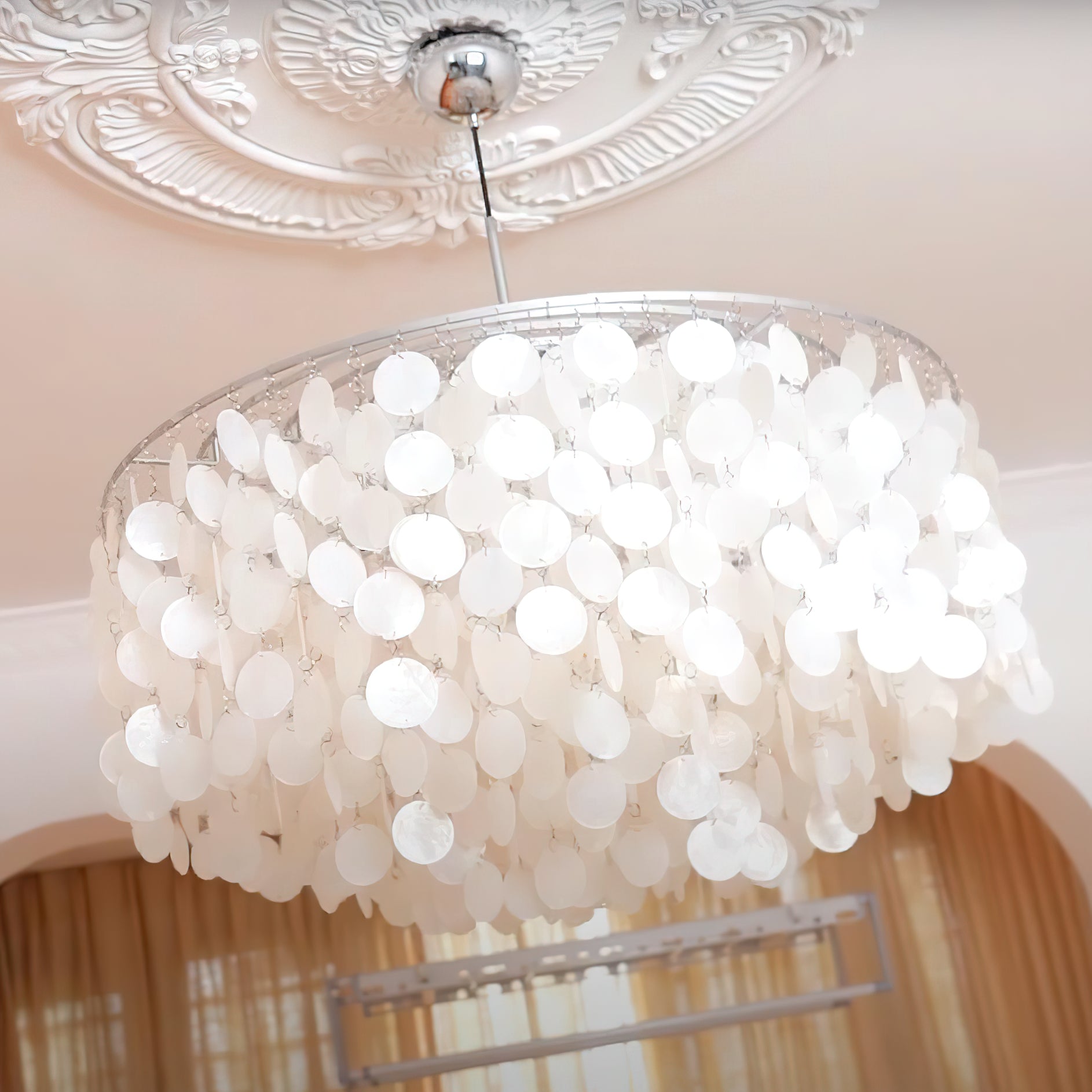 Round Shell Chandelier - Blowlighting