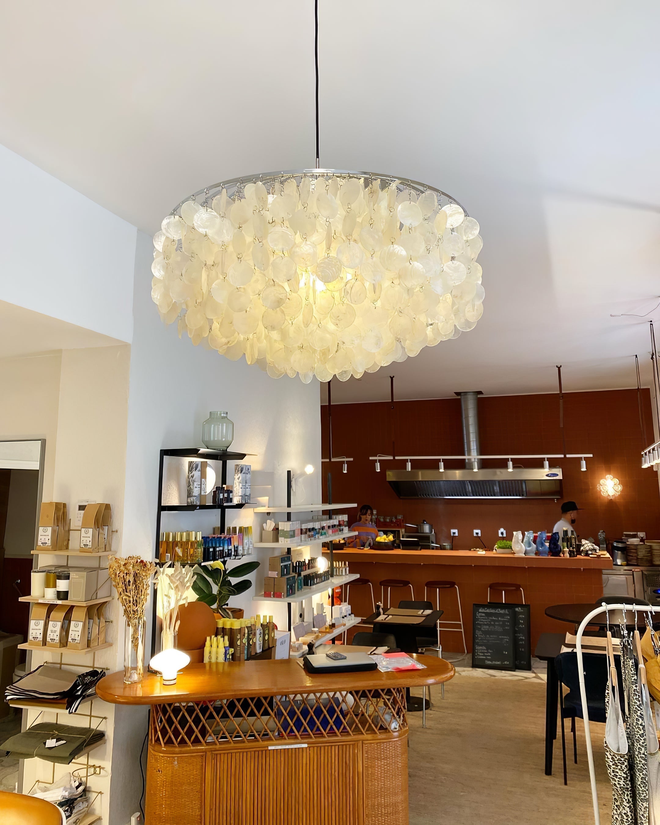 Round Shell Chandelier - Blowlighting