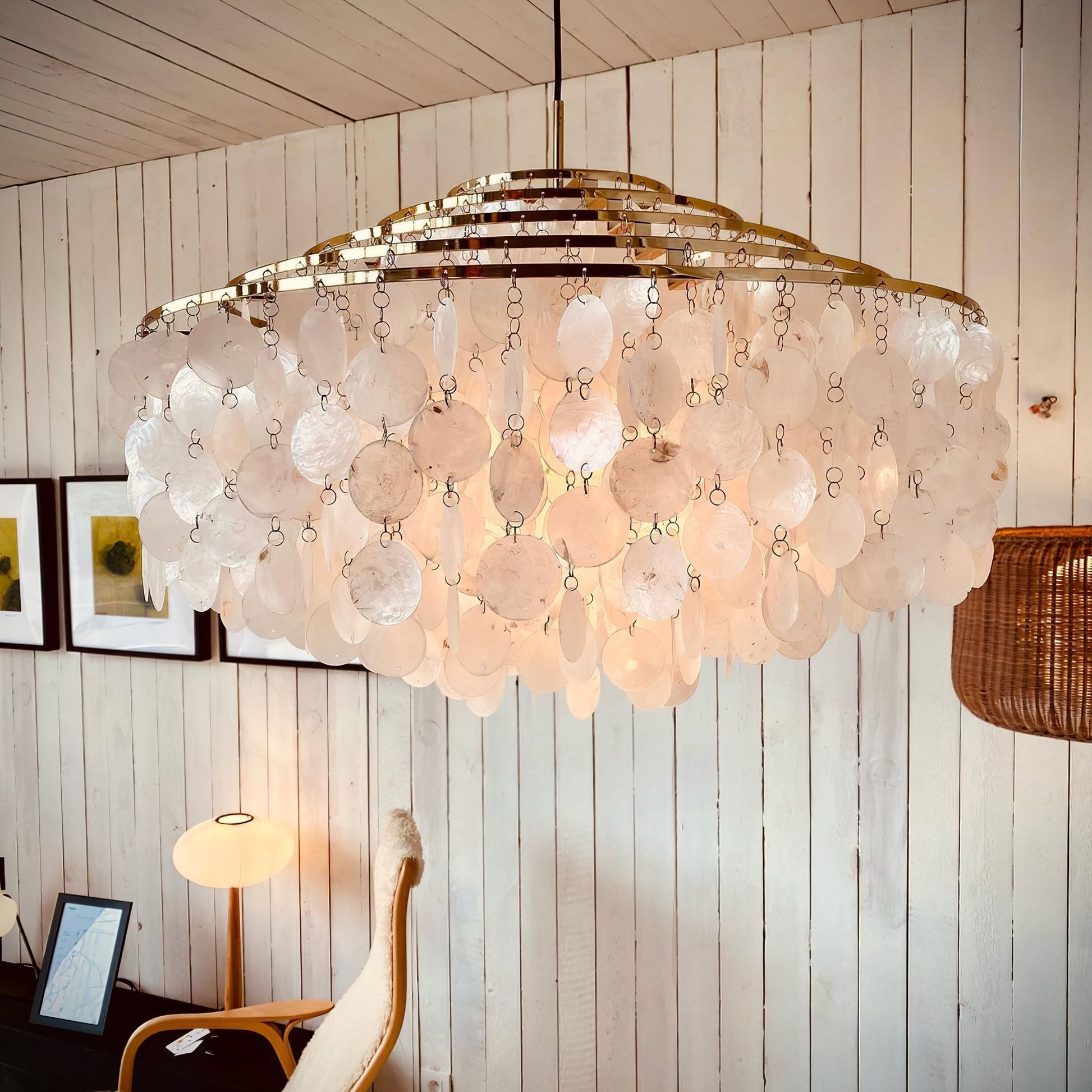 Round Shell Chandelier - Blowlighting