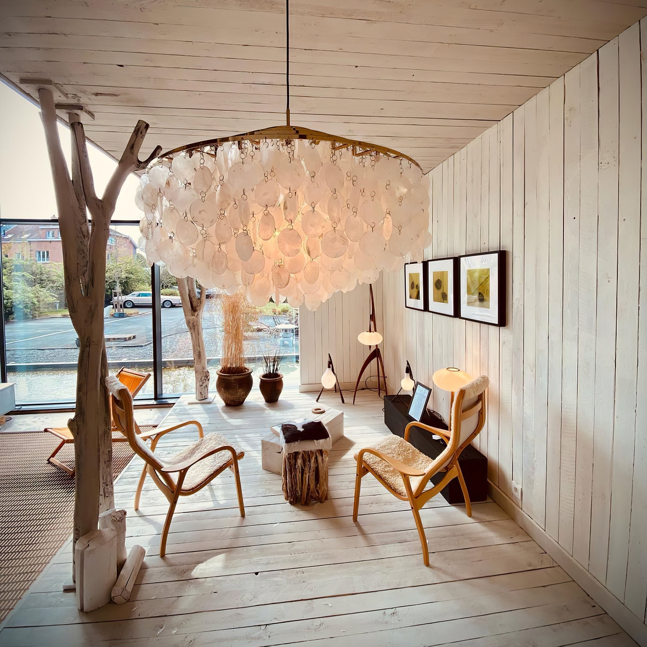 Round Shell Chandelier - Blowlighting
