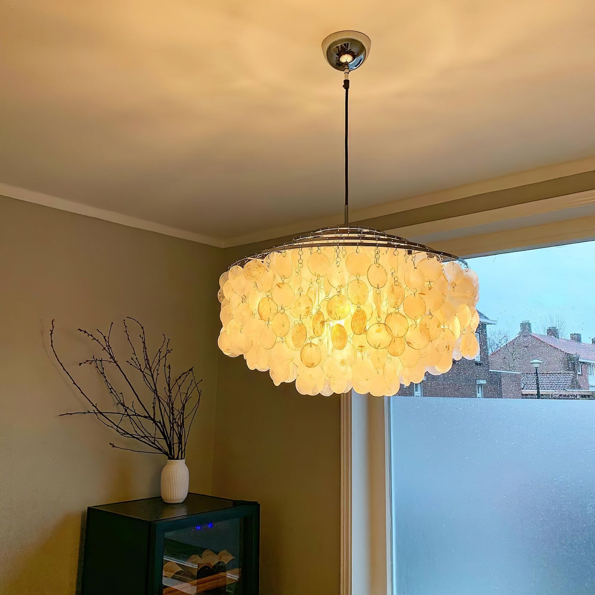 Round Shell Chandelier - Blowlighting