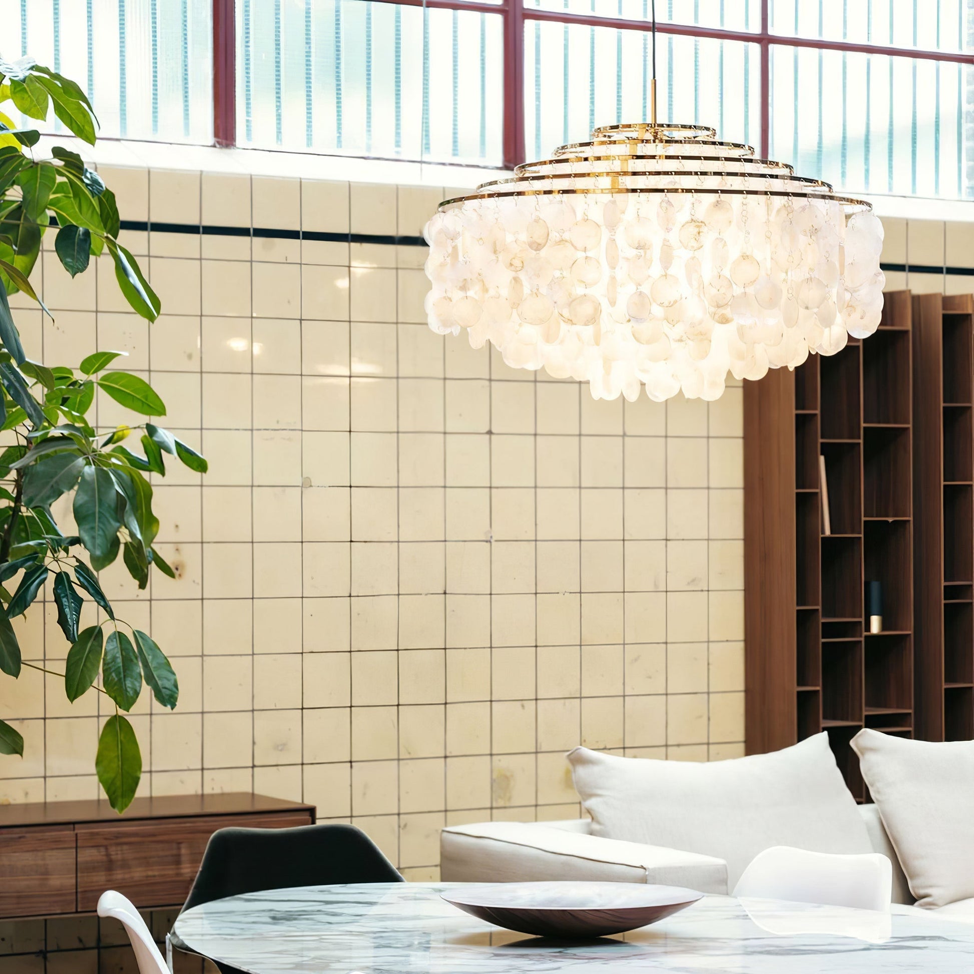 Round Shell Chandelier - Blowlighting