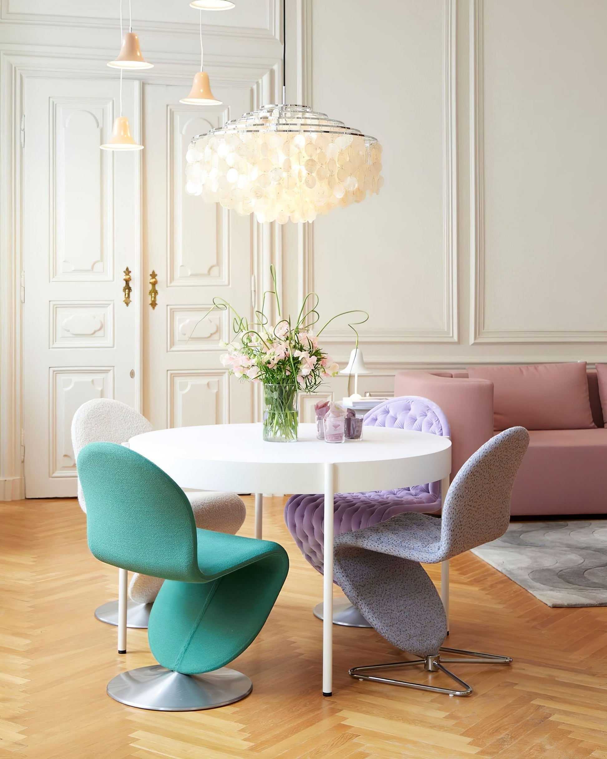 Round Shell Chandelier - Blowlighting