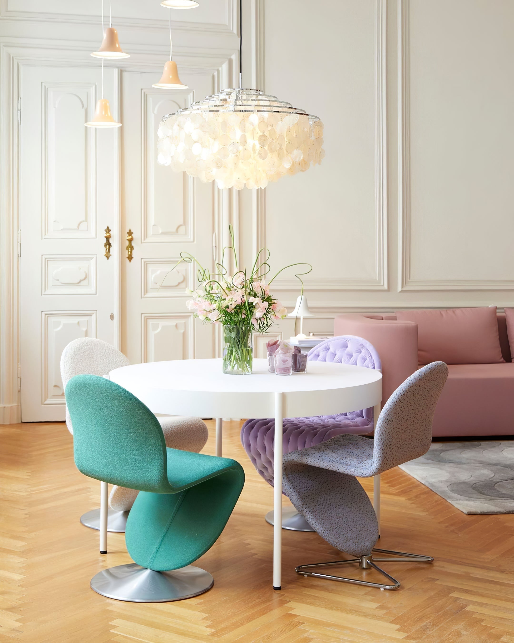Round Shell Chandelier - Blowlighting