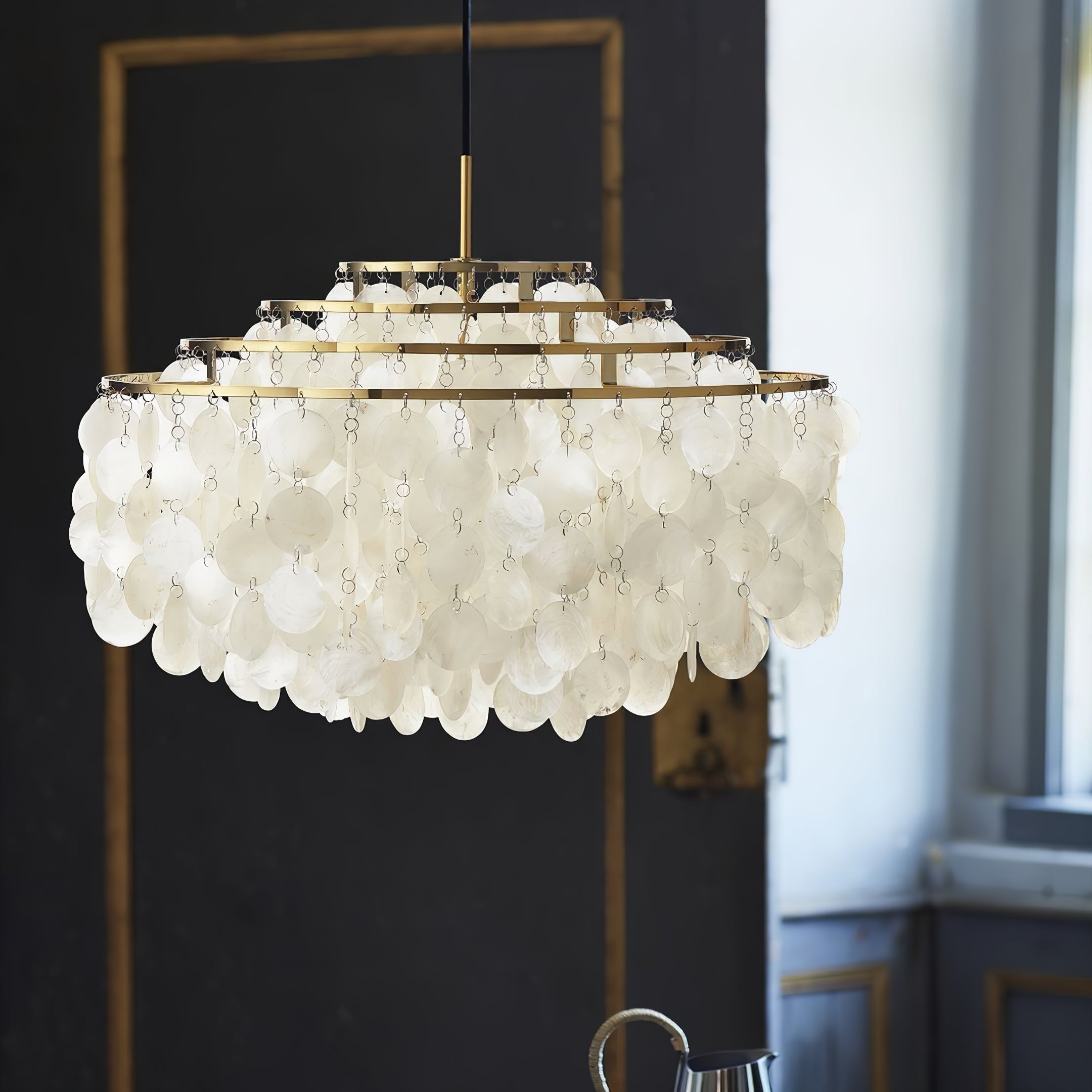Round Shell Chandelier - Blowlighting