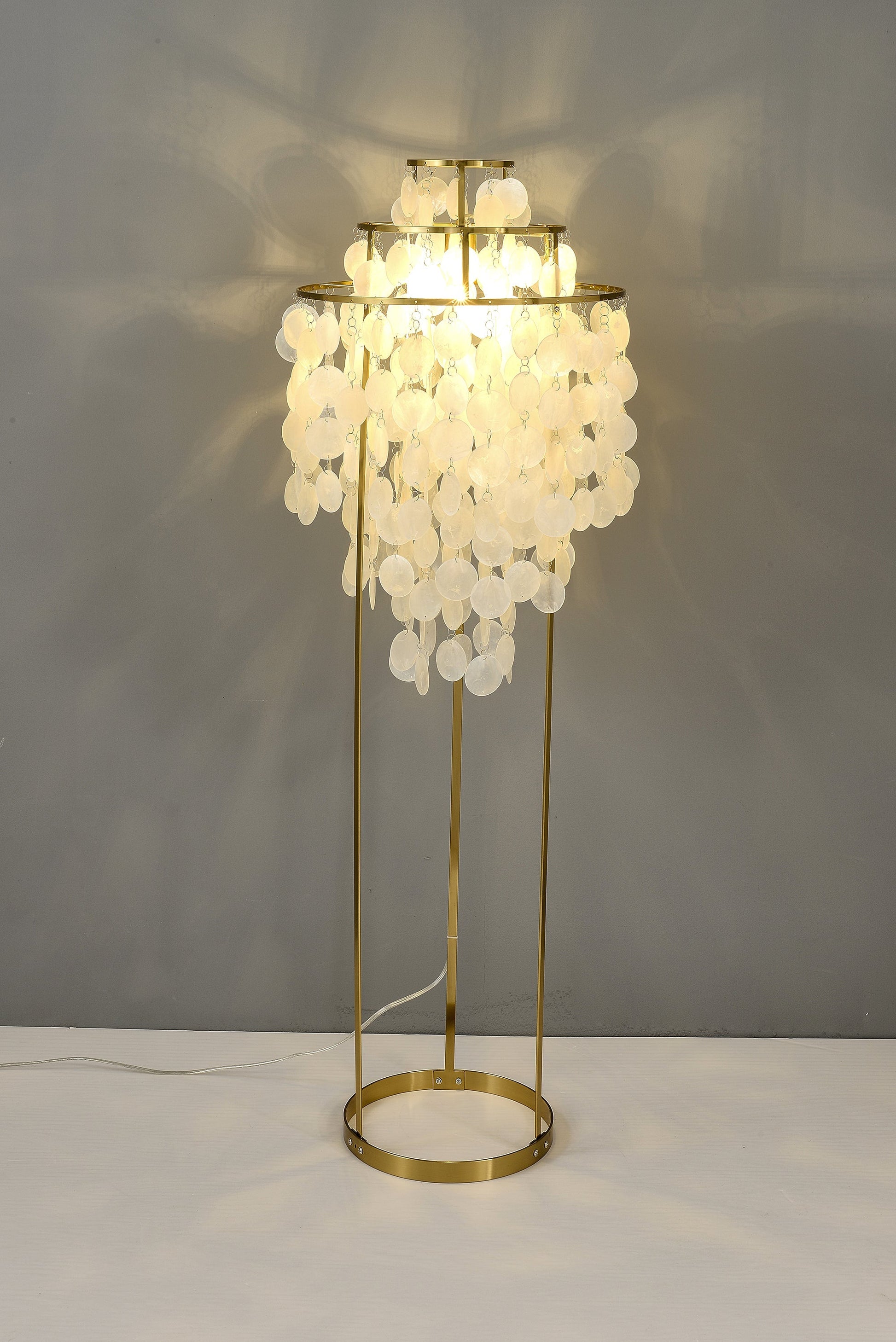 Shell Floor Lamp - Blowlighting