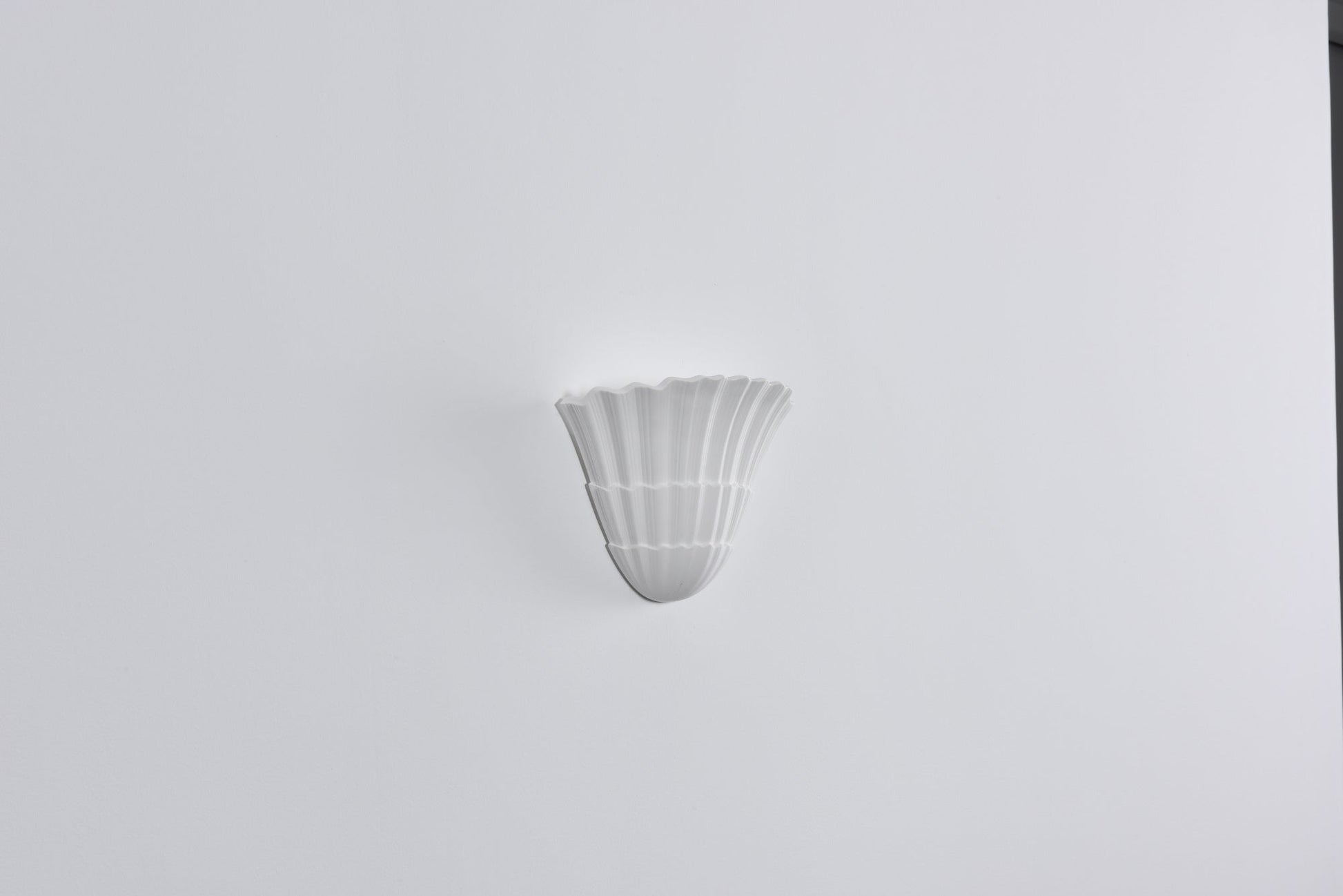Eliana Modern Metal Wall Lamp - Blowlighting