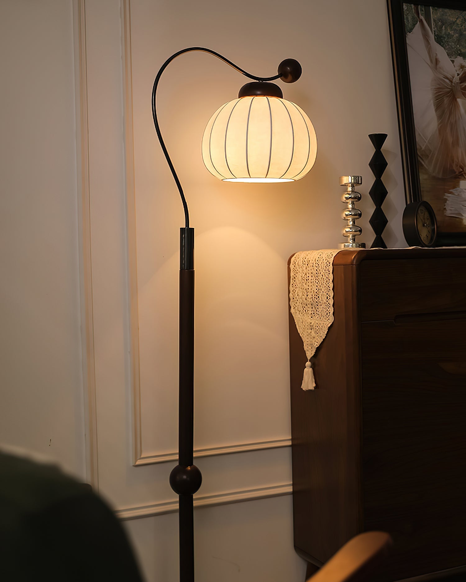 Silk Globe Floor Lamp - Blowlighting