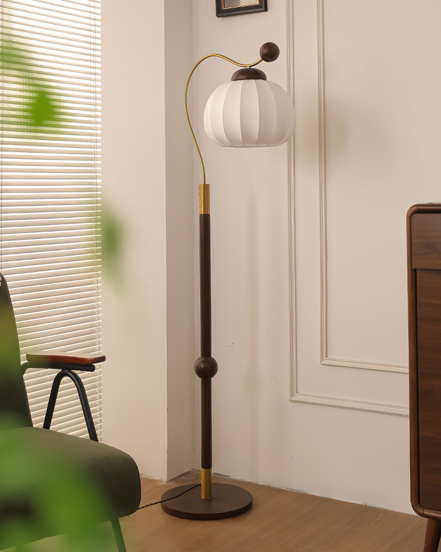 Silk Globe Floor Lamp - Blowlighting