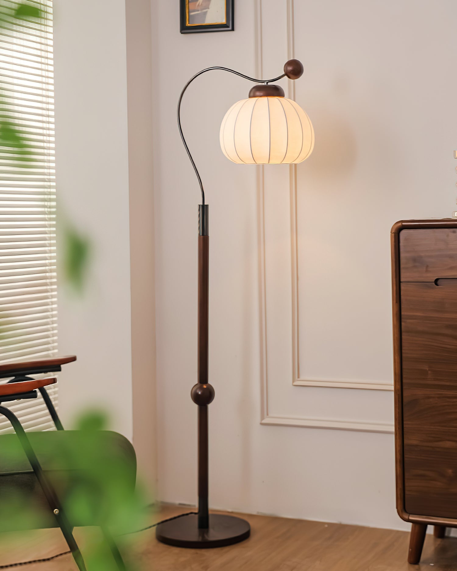 Silk Globe Floor Lamp - Blowlighting