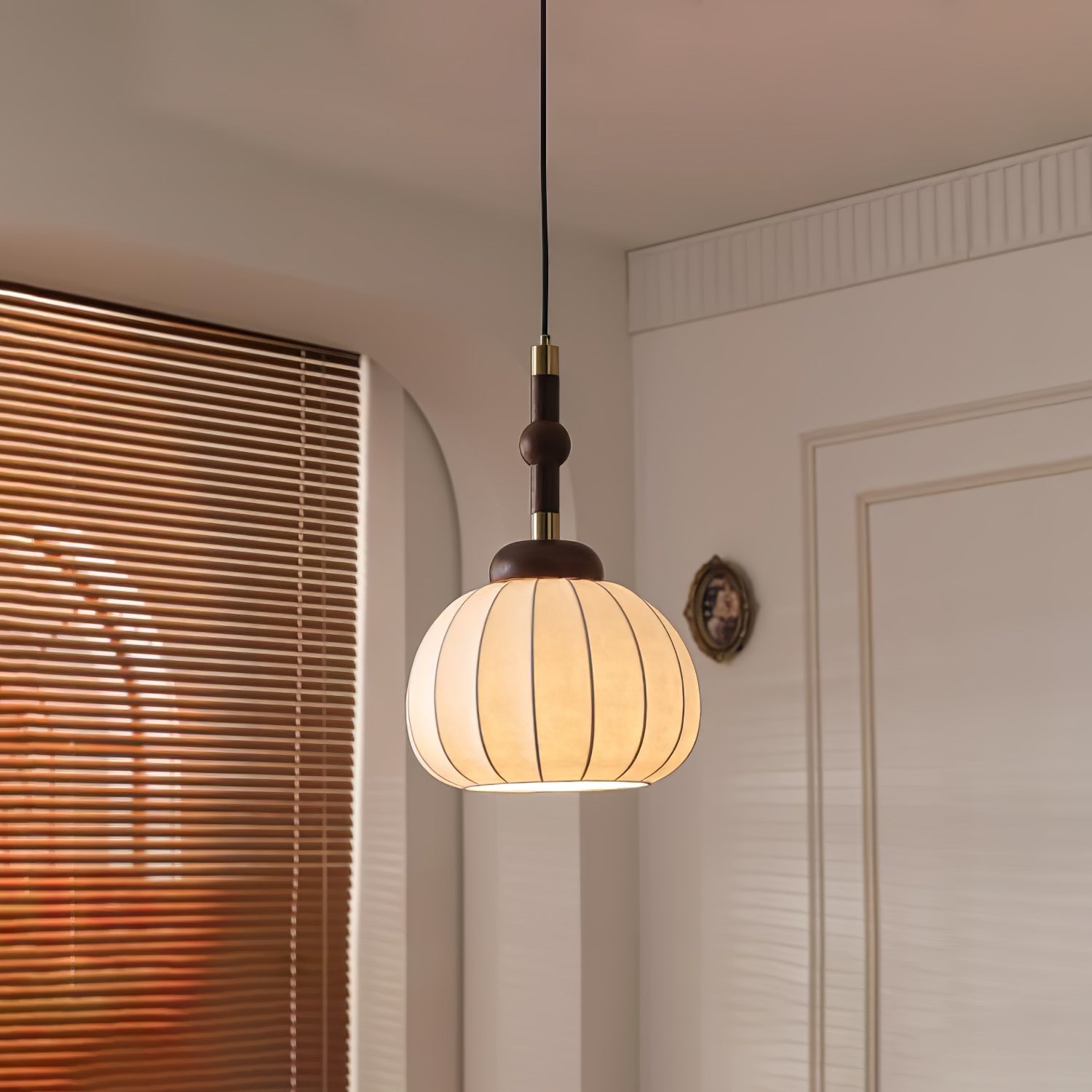 Silk Globe Pendant Lamp - Blowlighting