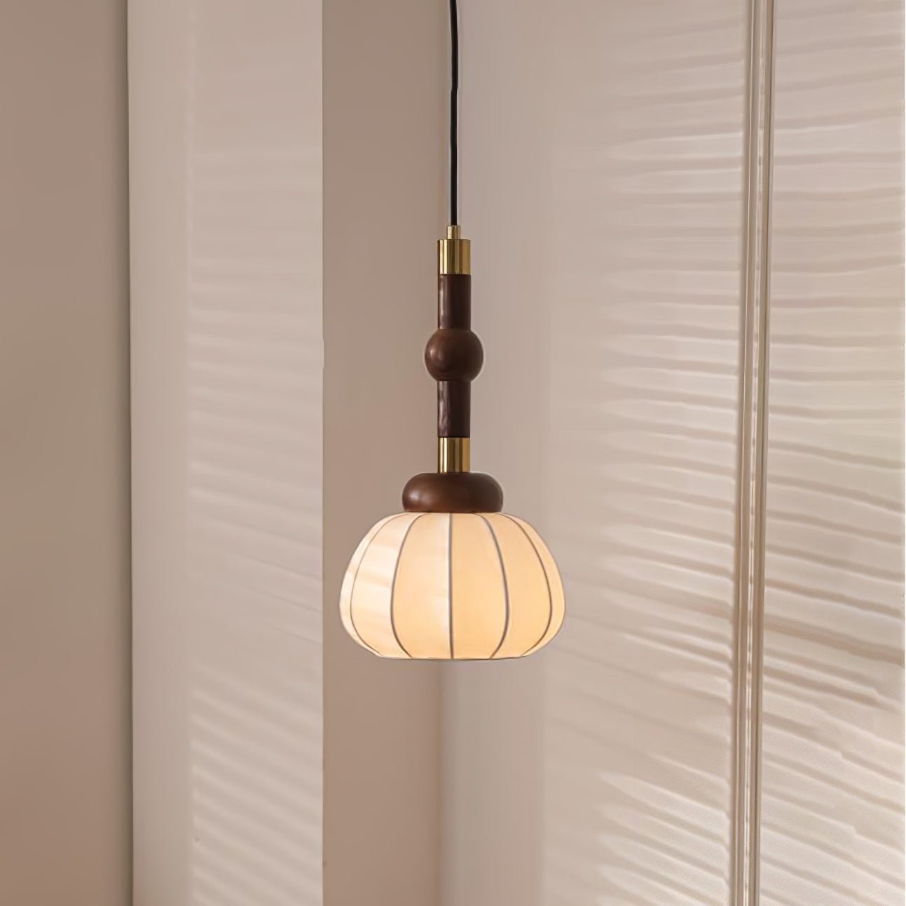 Silk Globe Pendant Lamp - Blowlighting