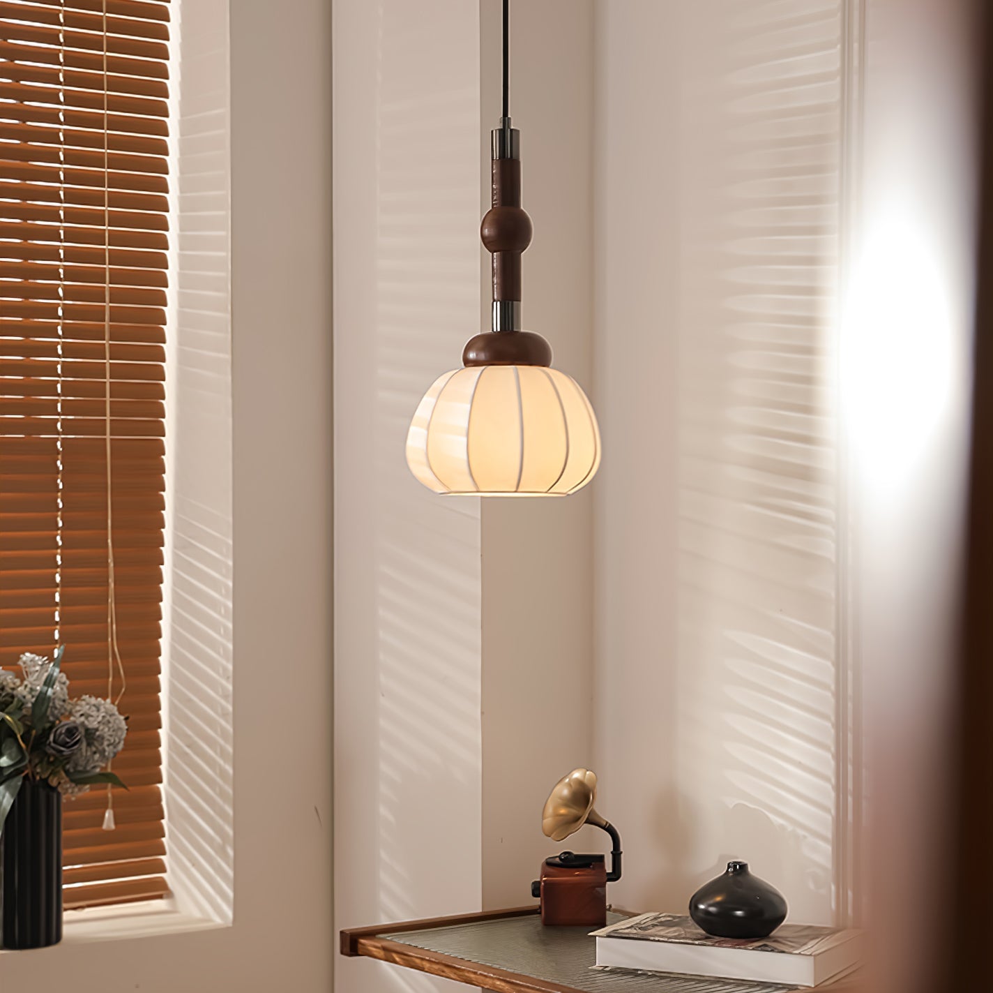Silk Globe Pendant Lamp - Blowlighting