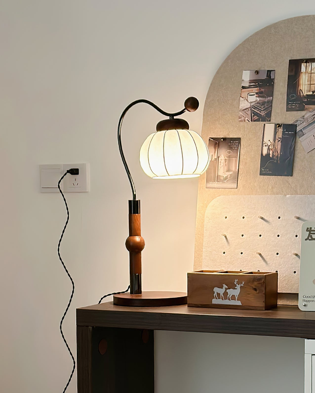 Silk Globe Table Lamp - Blowlighting