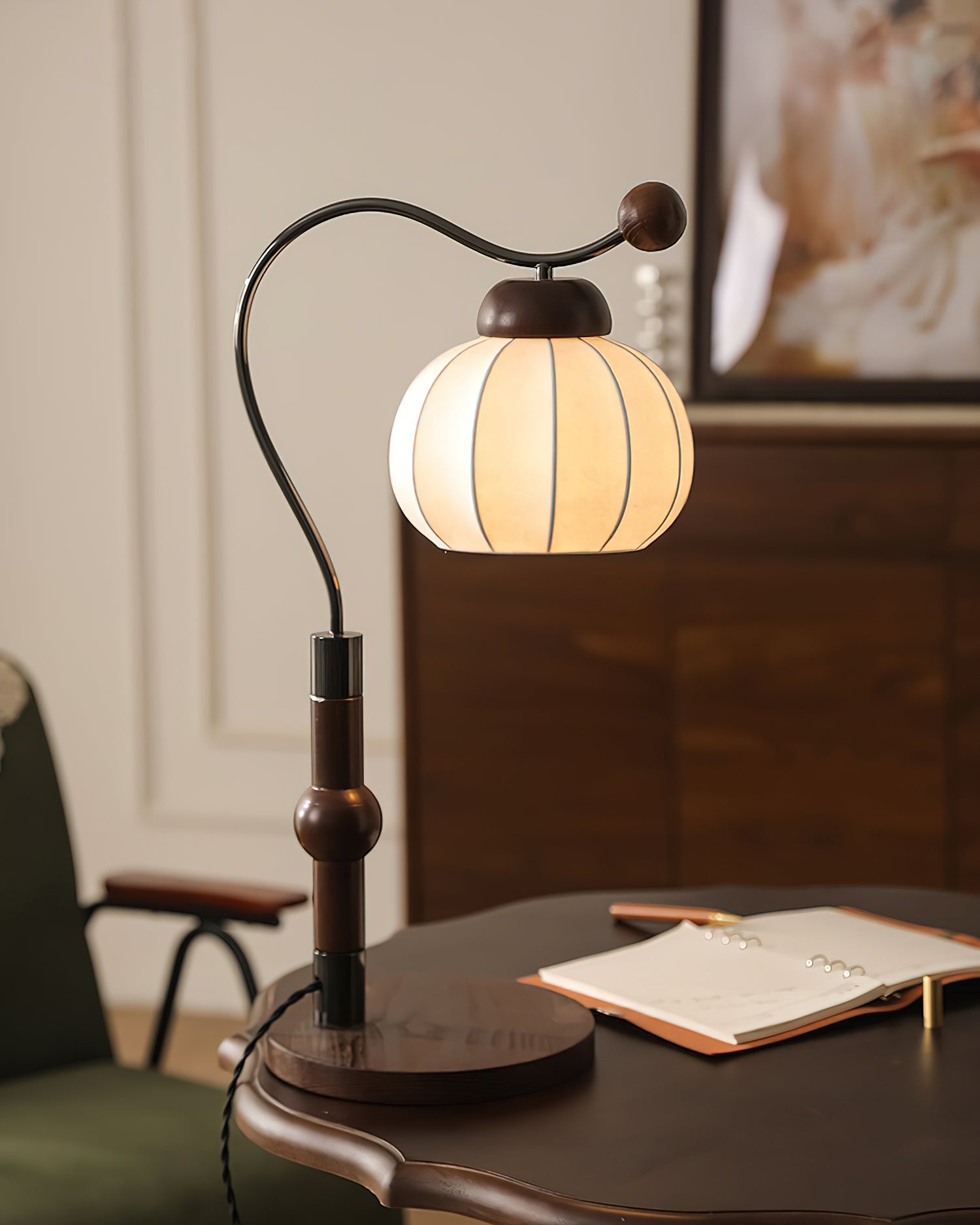 Silk Globe Table Lamp - Blowlighting