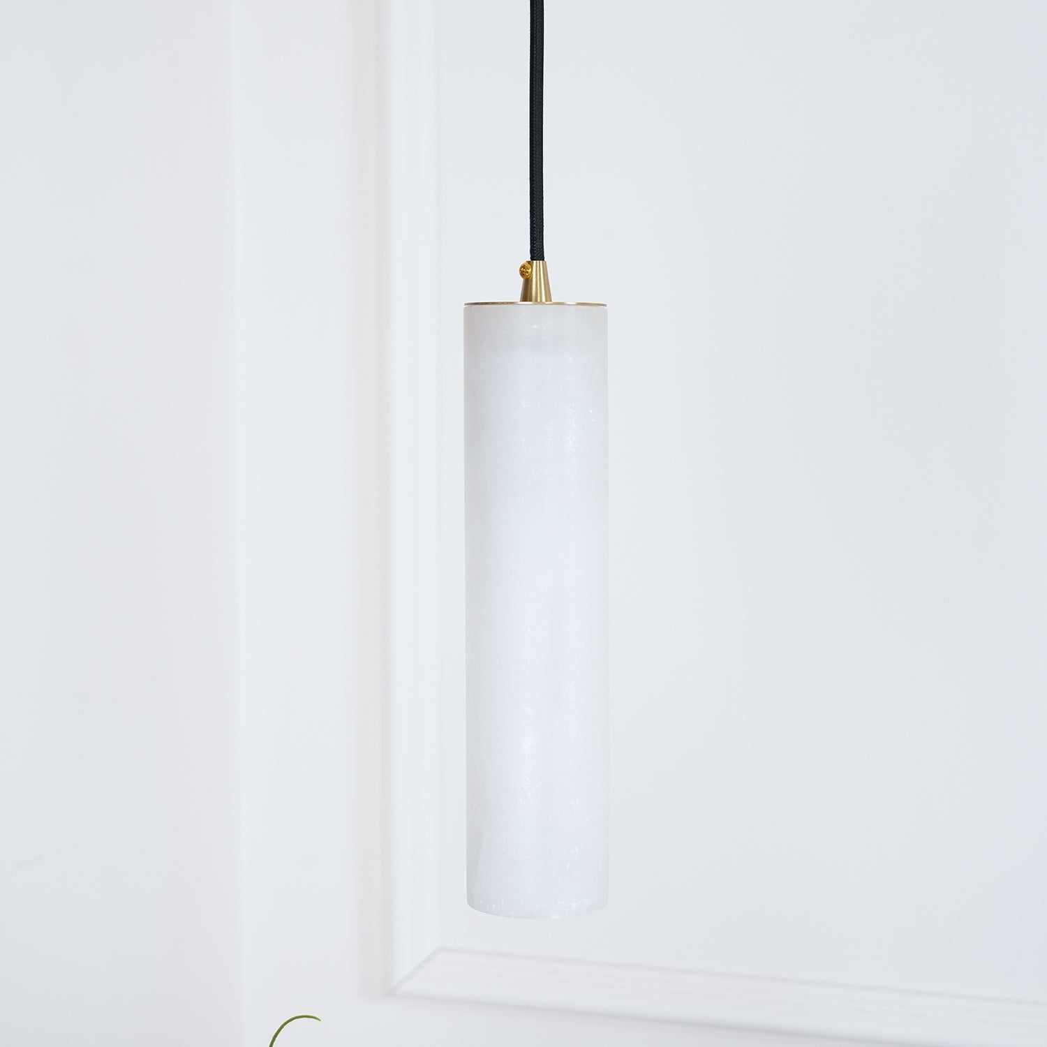Nyxara Cluster Alabaster Pendant Light - Blowlighting